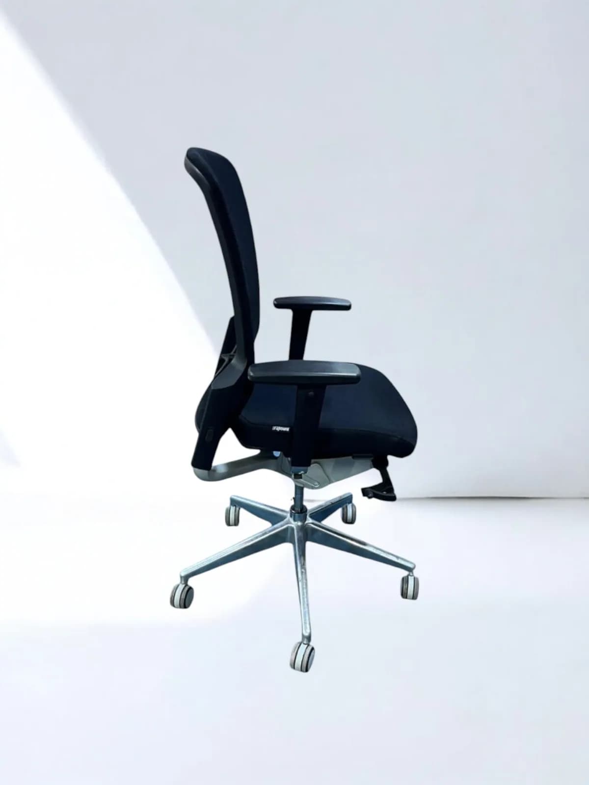 Chaise Eurosit E8 soutien lombaire piètement chromé — vue 2