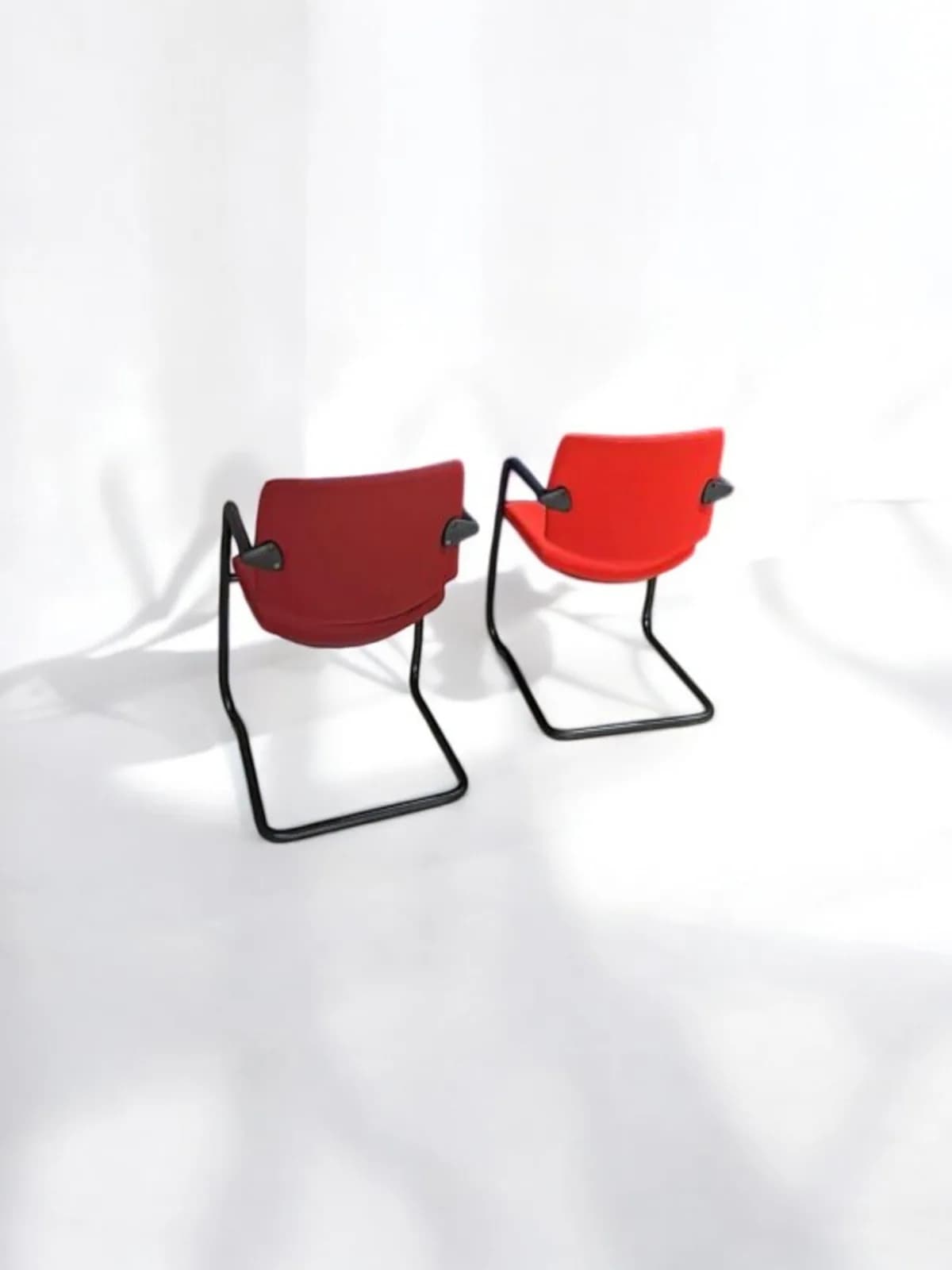 Chaise de bureau accueil Sesta Q-easy avec accoudoir rouge — vue 3