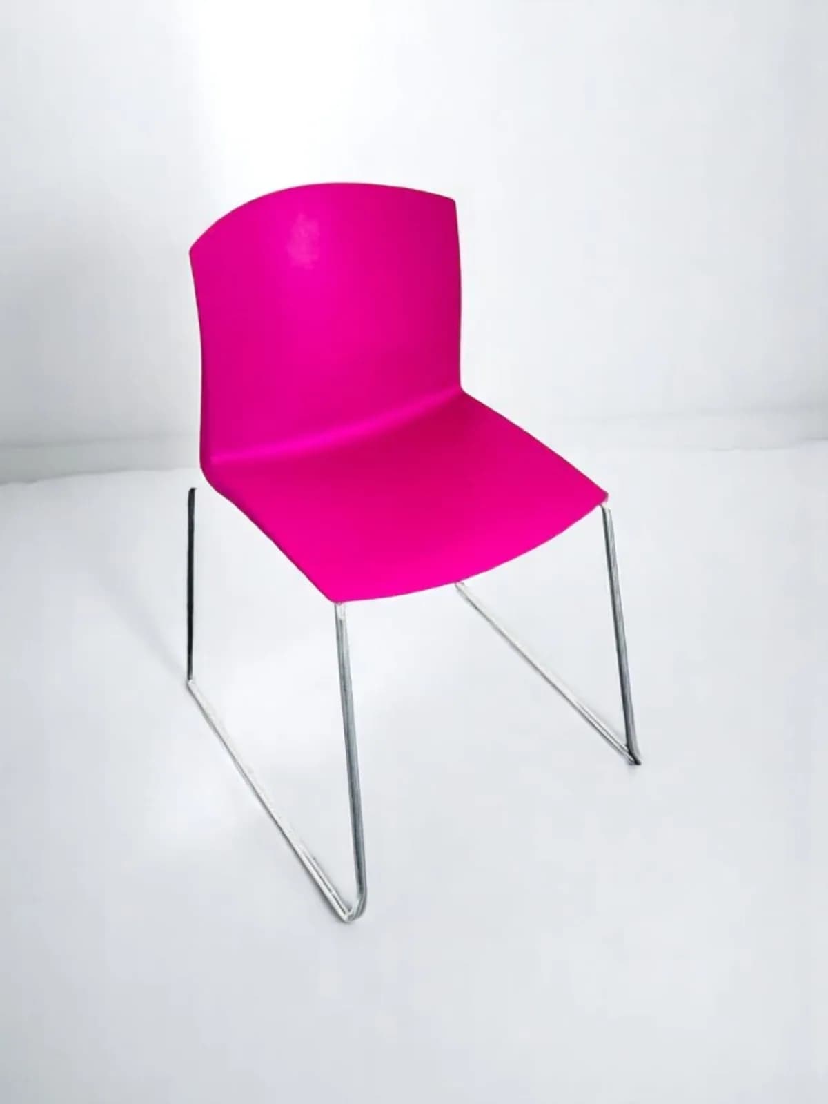 Chaise visiteur design piètement Traîneau rouge violet