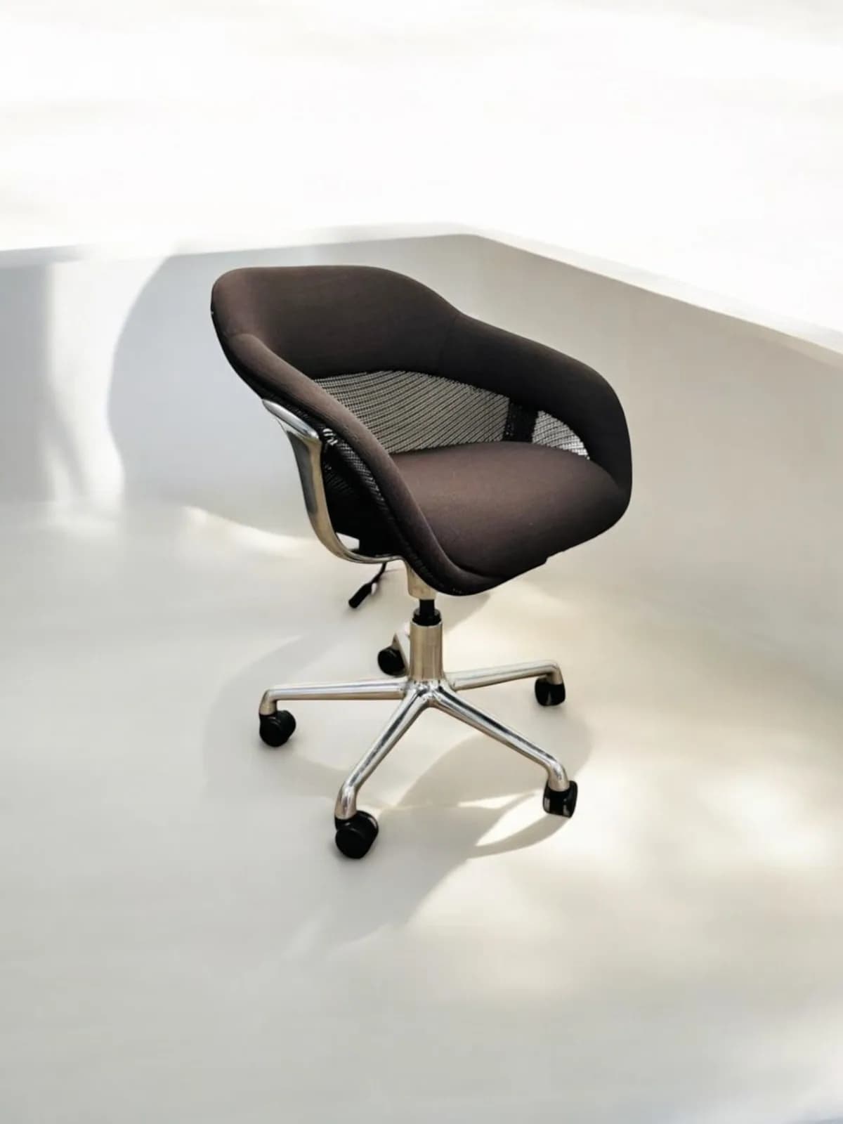 Fauteuil pivotant avec roulettes Coalesse by Steelcase — vue 2