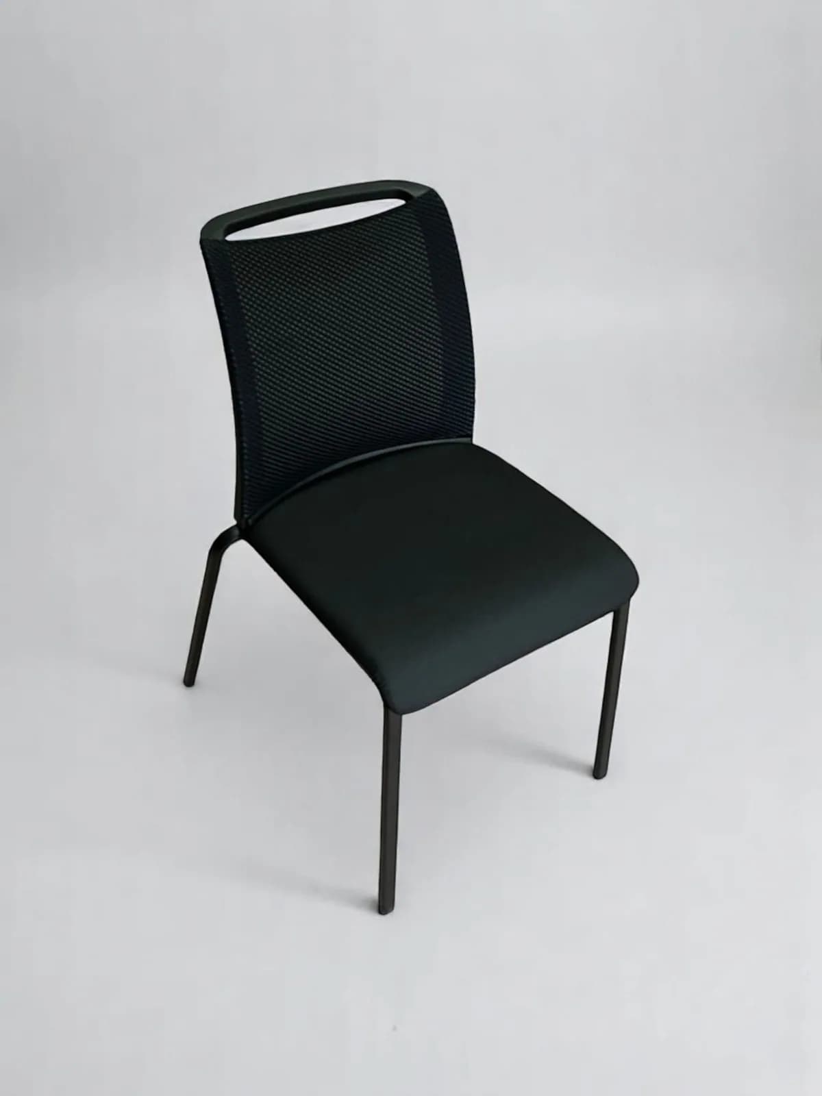 Siège Steelcase résille EASTSIDE visiteur noir — vue 3