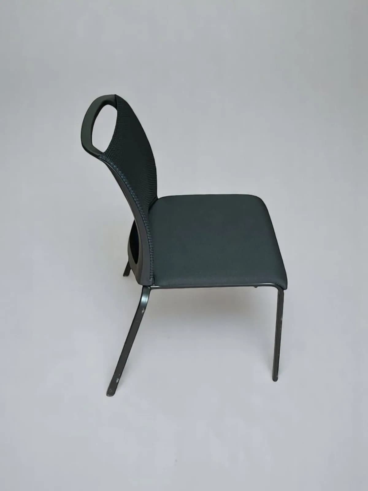 Siège Steelcase résille EASTSIDE visiteur noir — vue 4