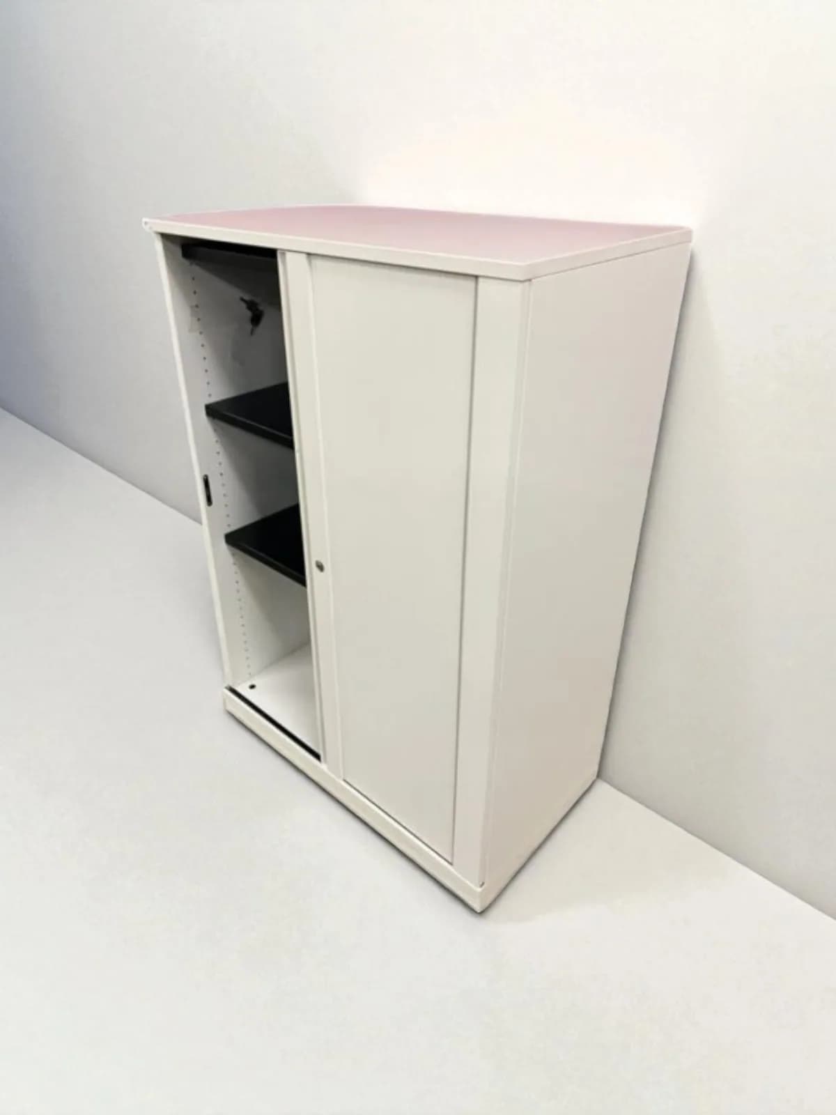 Armoire basse Sedus 114x80cm blanche rideau coulissant — vue 2