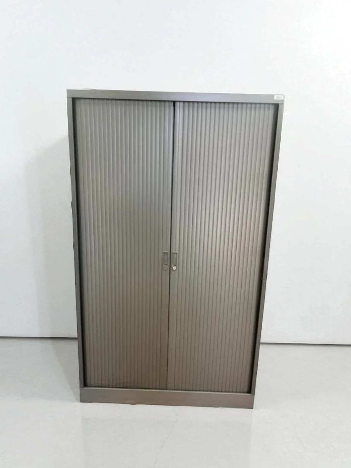 Armoire haute 120x200cm Marcadet grise monobloc — vue 2