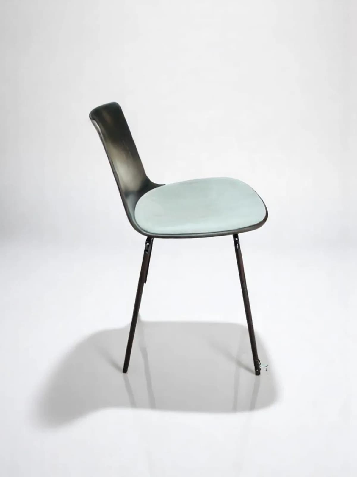 Chaise Lotus Lievor altherr Enea Design noir — vue 2