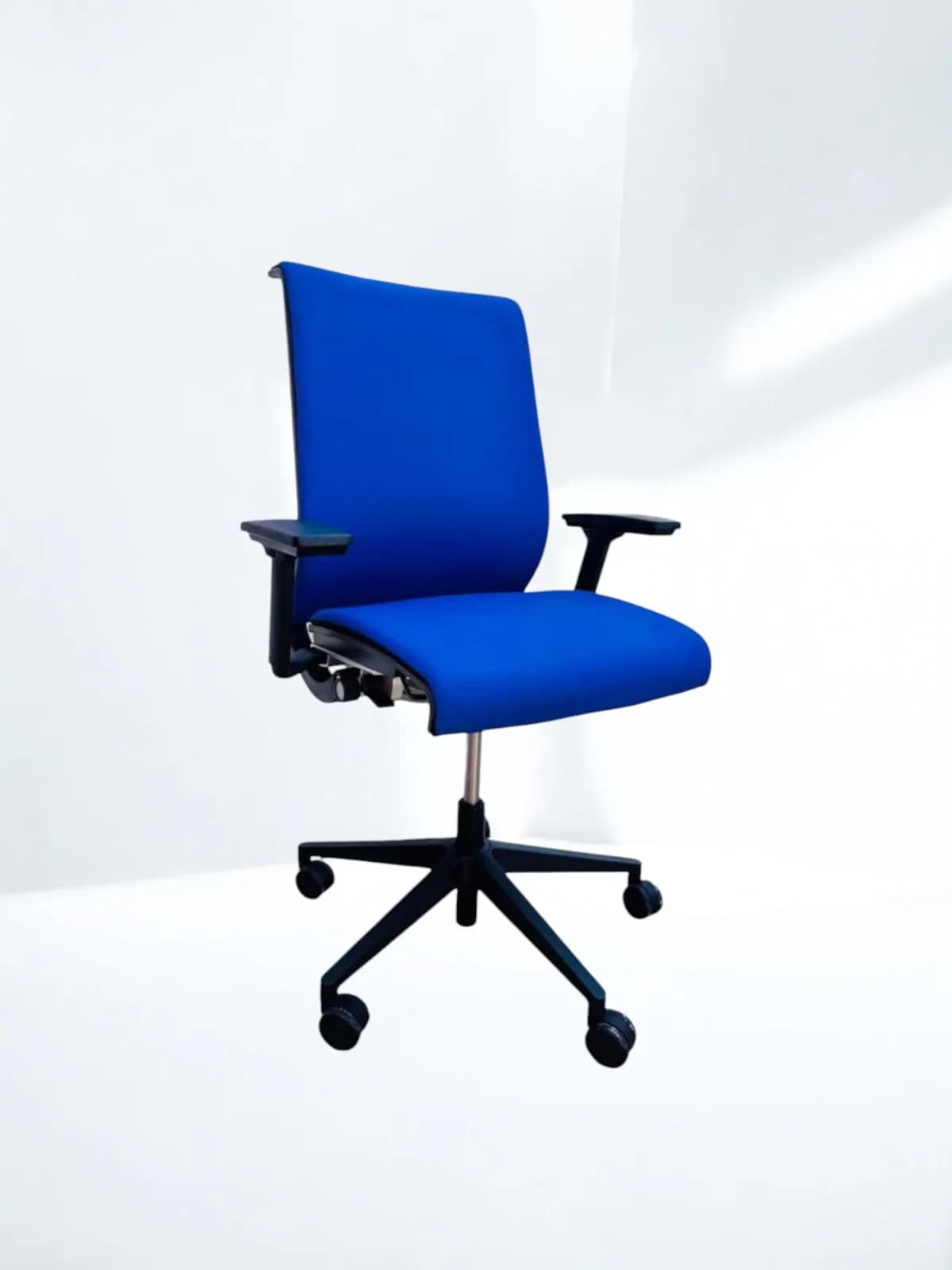 Chaise à roulette Steelcase thinks bleu — vue 2
