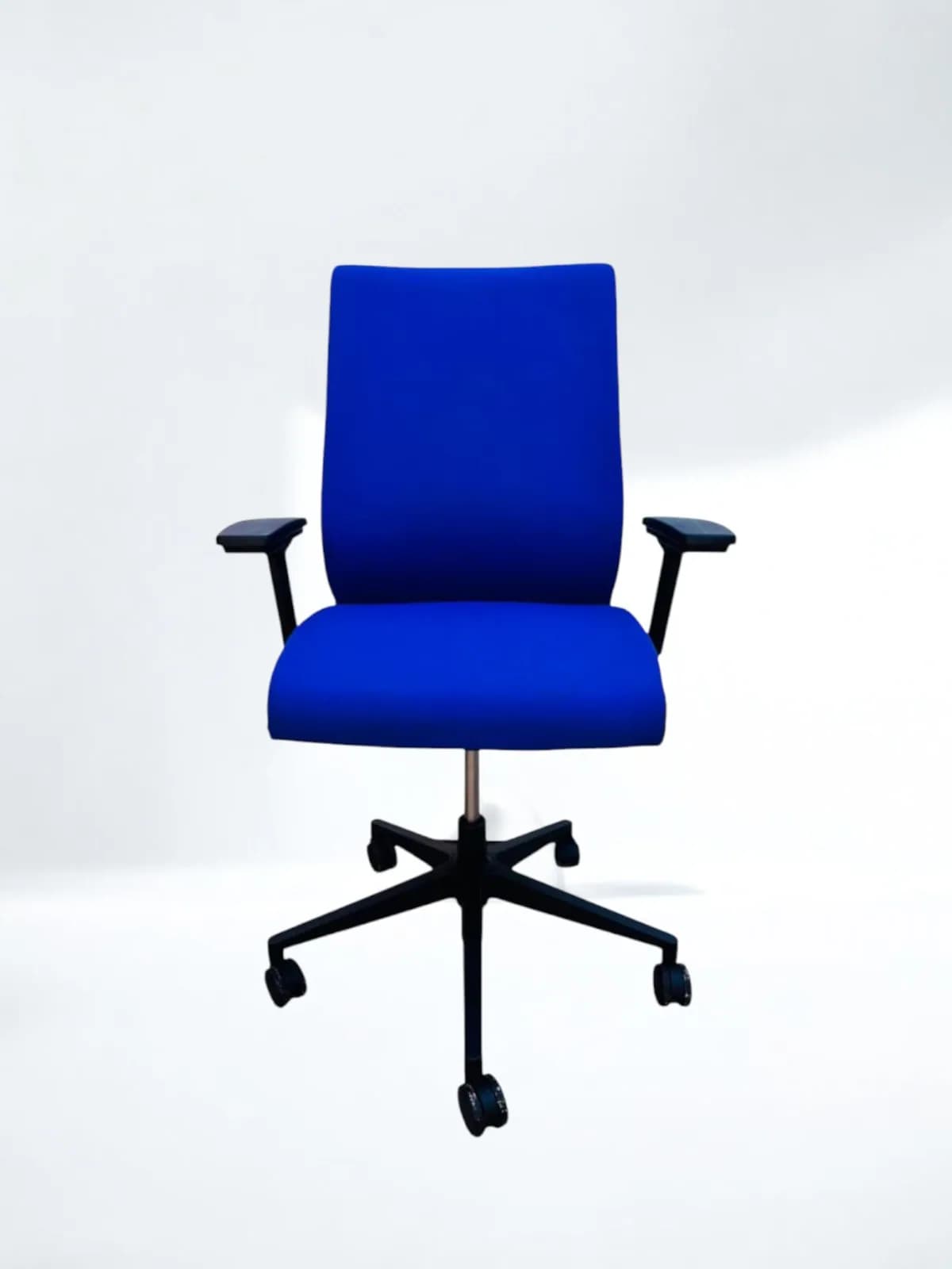Chaise à roulette Steelcase thinks bleu