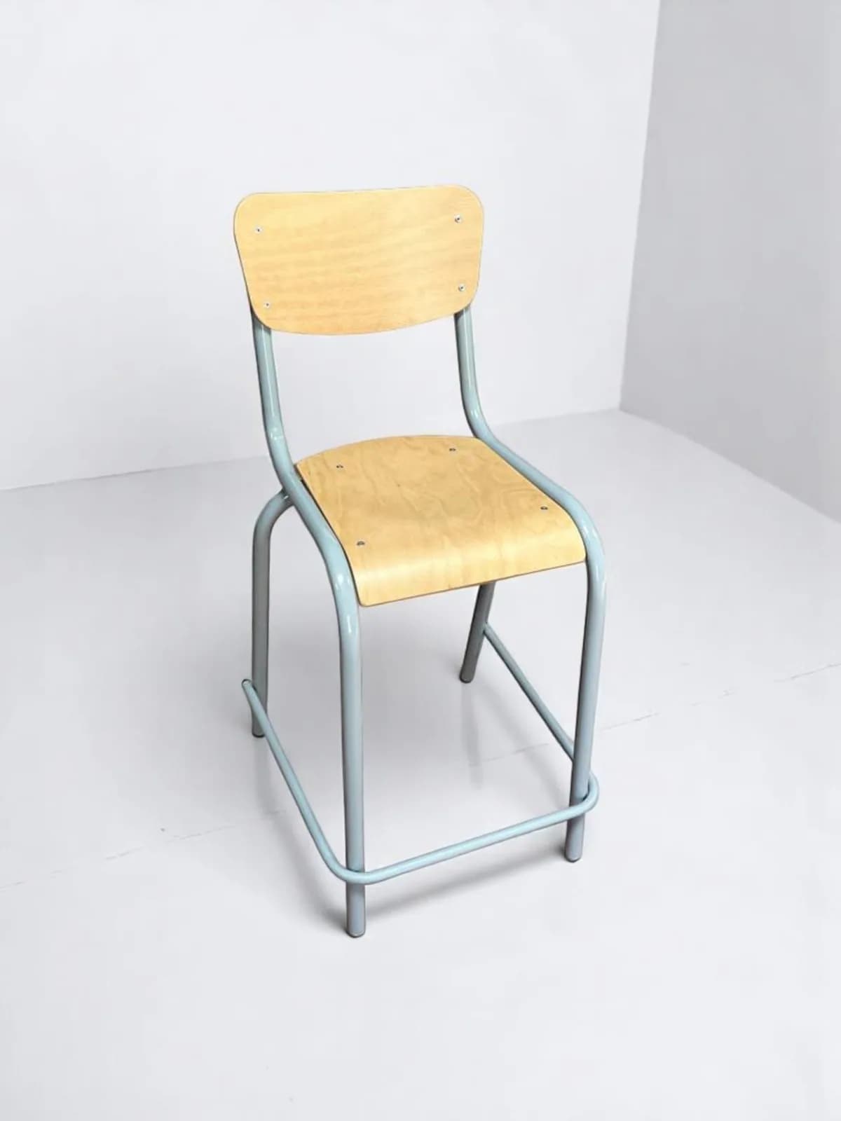 Chaise rehaussée Alta bois avec repose pied — vue 2