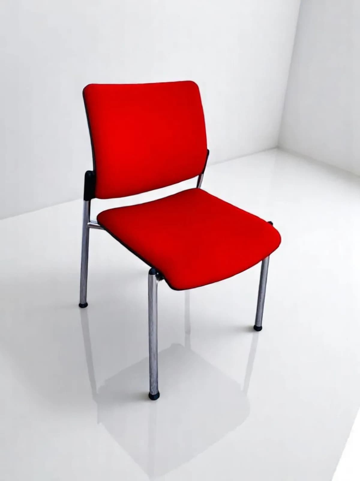 Chaise visiteur accueil Interstul rouge empilable