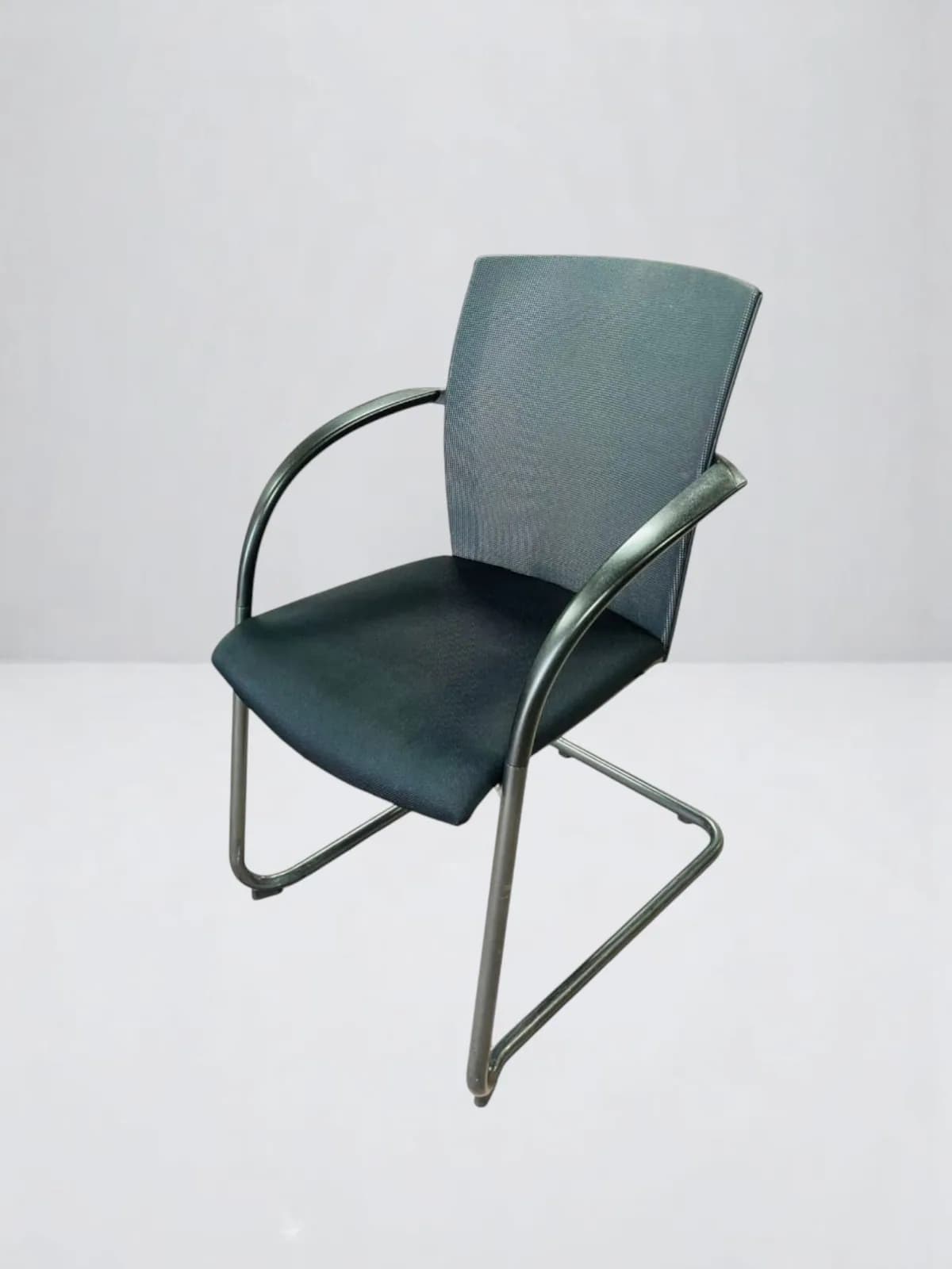 Chaise visiteur salle réunion König+Neurath Mesh