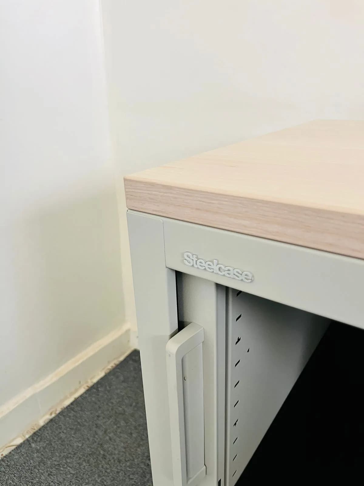 Armoire basse steelcase  finition chêne 80 x 74 cm — vue 4
