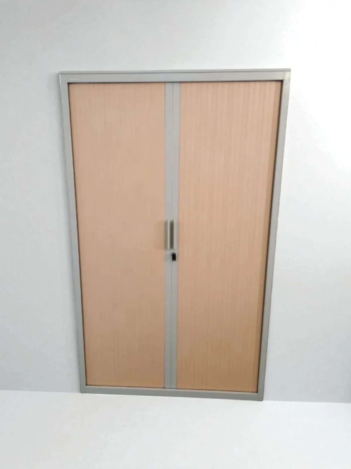 Armoire haute Steelcase beige gris 120x200cm clé.