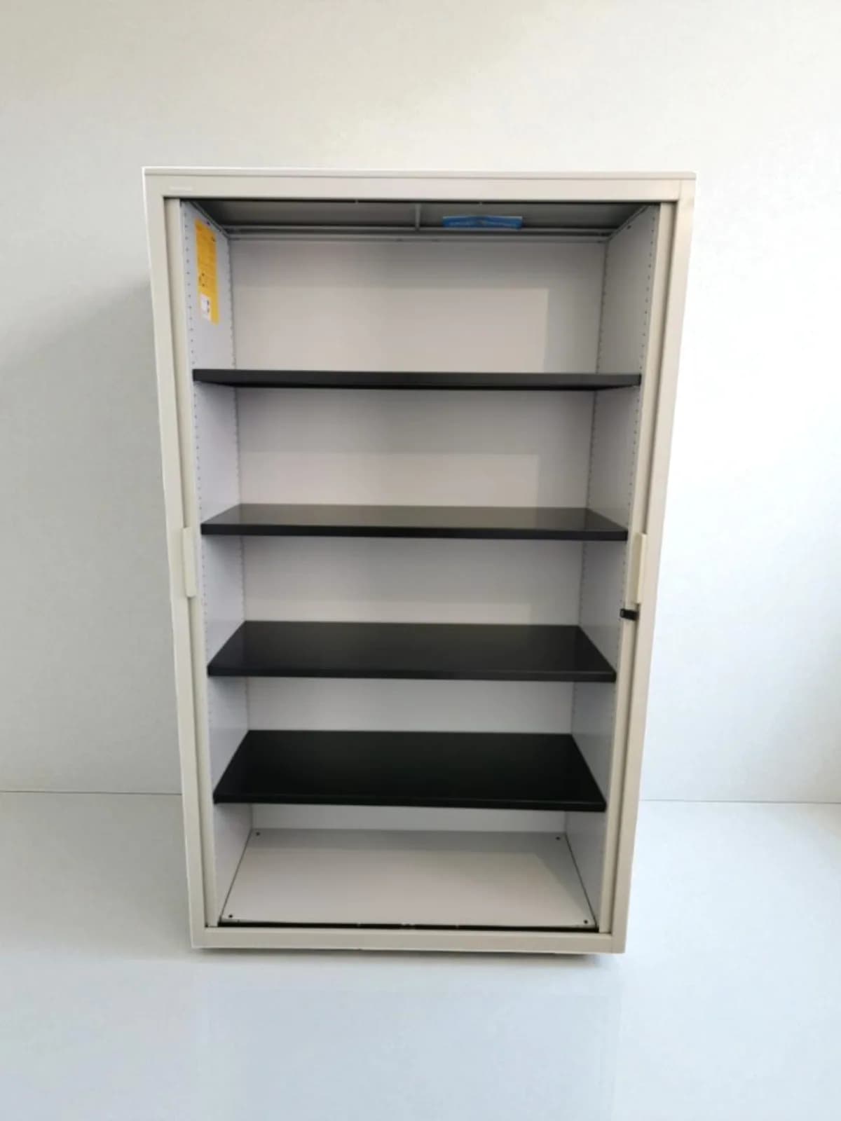 Armoire haute Steelcase beige gris 120x200cm clé. — vue 3