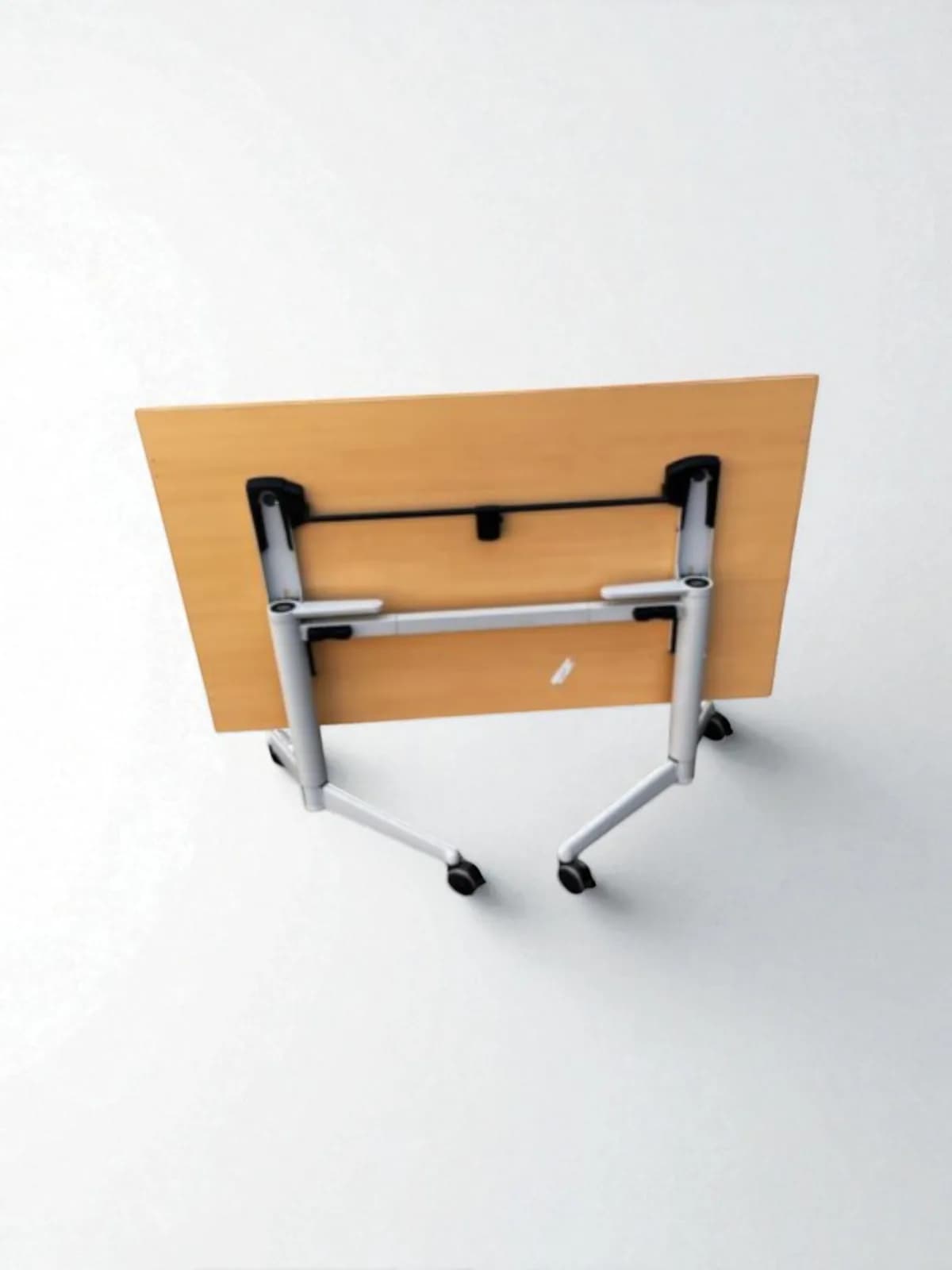 Table pliante sur roulette Steelcase 140x80cm — vue 3