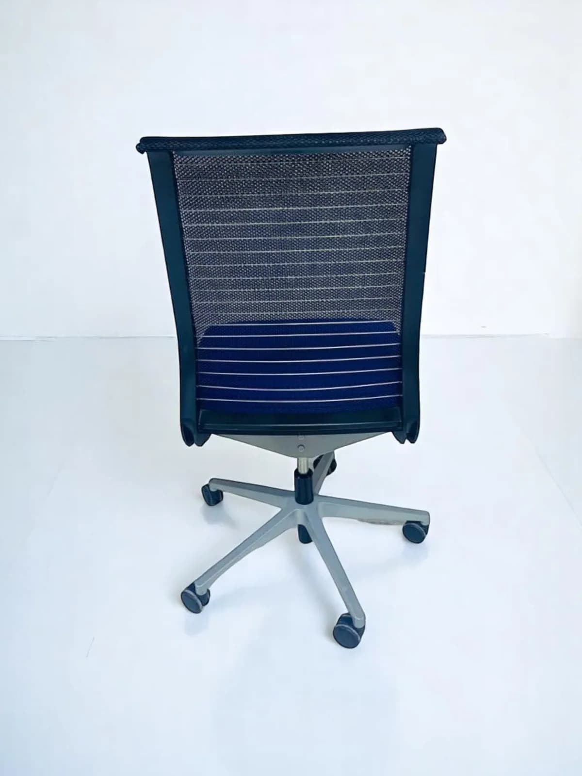 Chaise à roulette Steelcase thinks Bleu — vue 4
