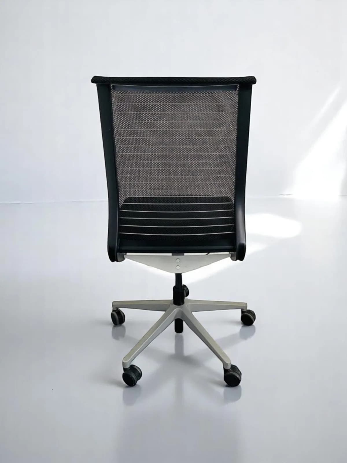 Chaise à roulette Steelcase thinks gris anthracite — vue 3