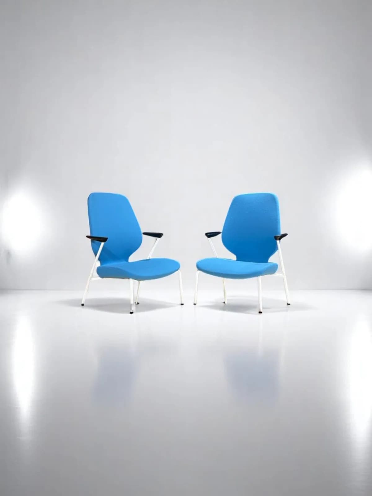 Lot 2 chaises visiteur kinnarps Monroe bleu luge — vue 2