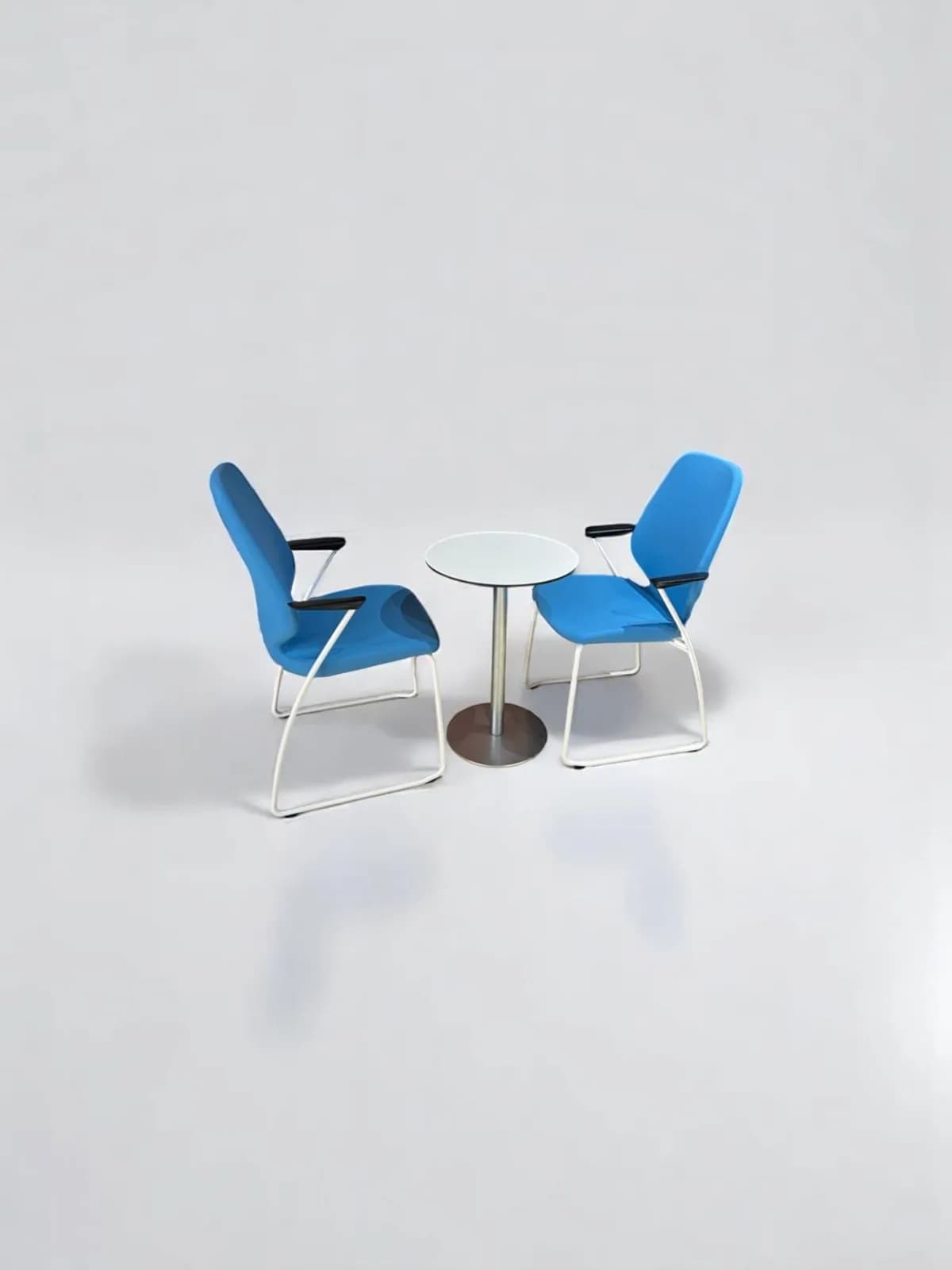 Lot 2 chaises visiteur kinnarps Monroe bleu luge