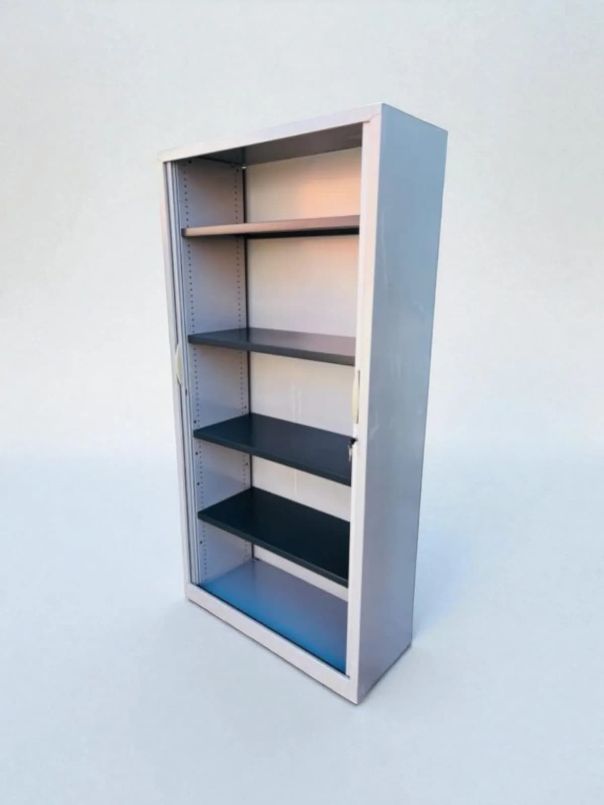 Armoire haute Magencia 100x200cm gris avec clé — vue 3