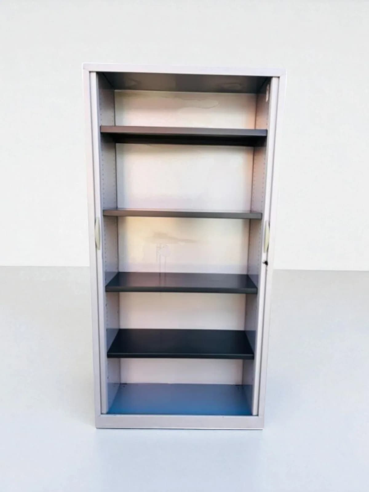 Armoire haute Magencia 100x200cm gris avec clé — vue 4