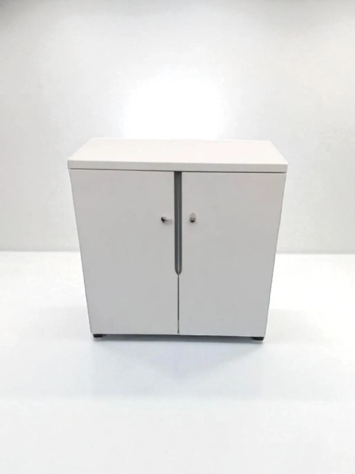Armoire porte battante en bois — vue 2
