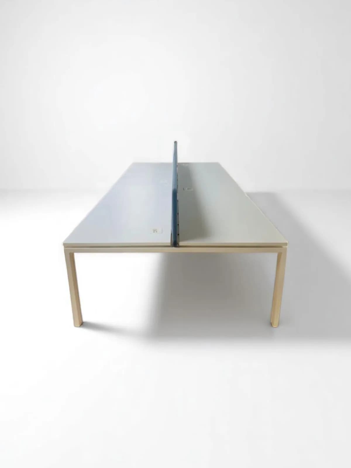 Bureau bench blanc séparateur tissus 320x160cm prise USB — vue 4