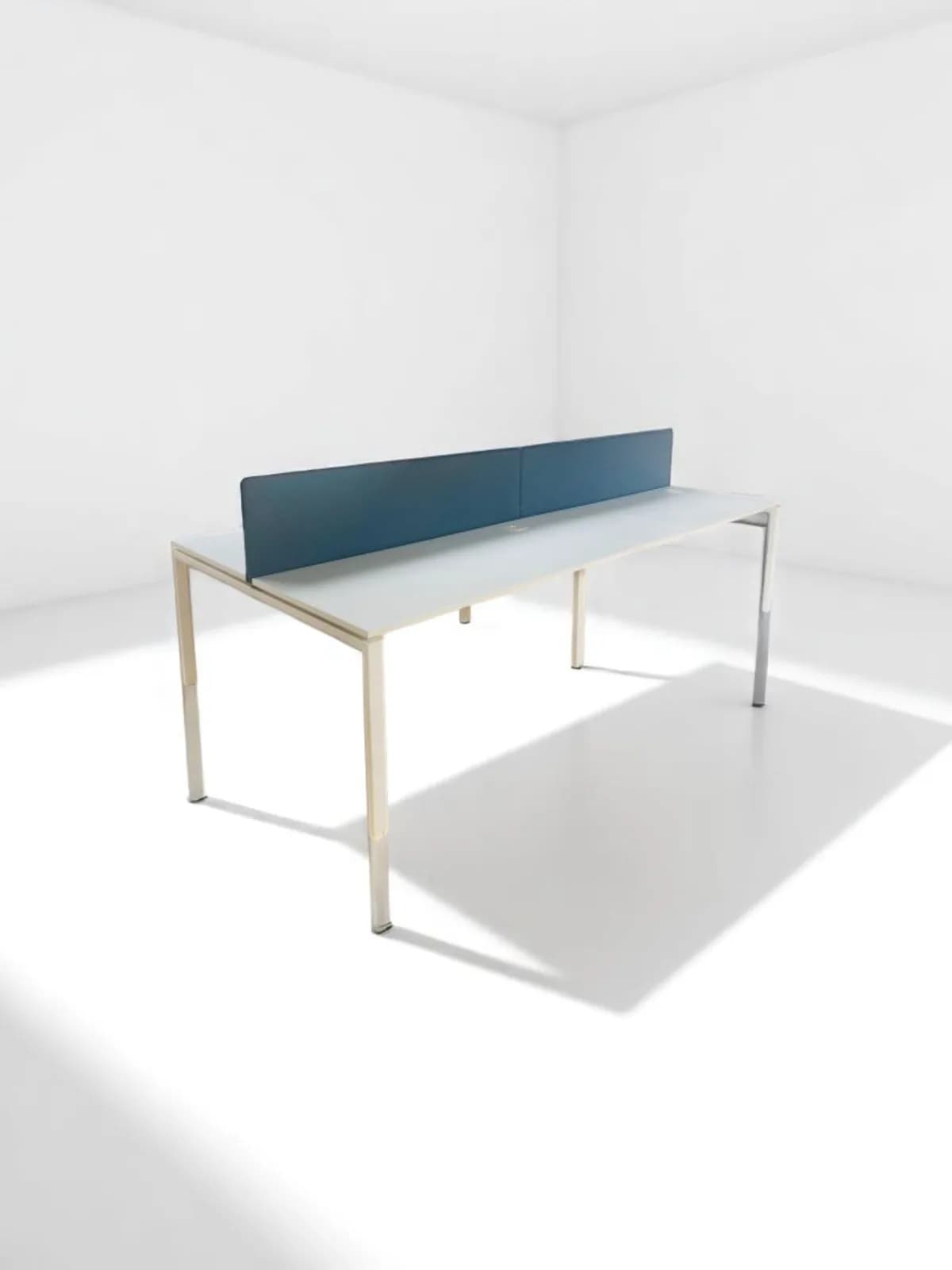 Bureau bench blanc séparateur tissus 320x160cm prise USB — vue 2