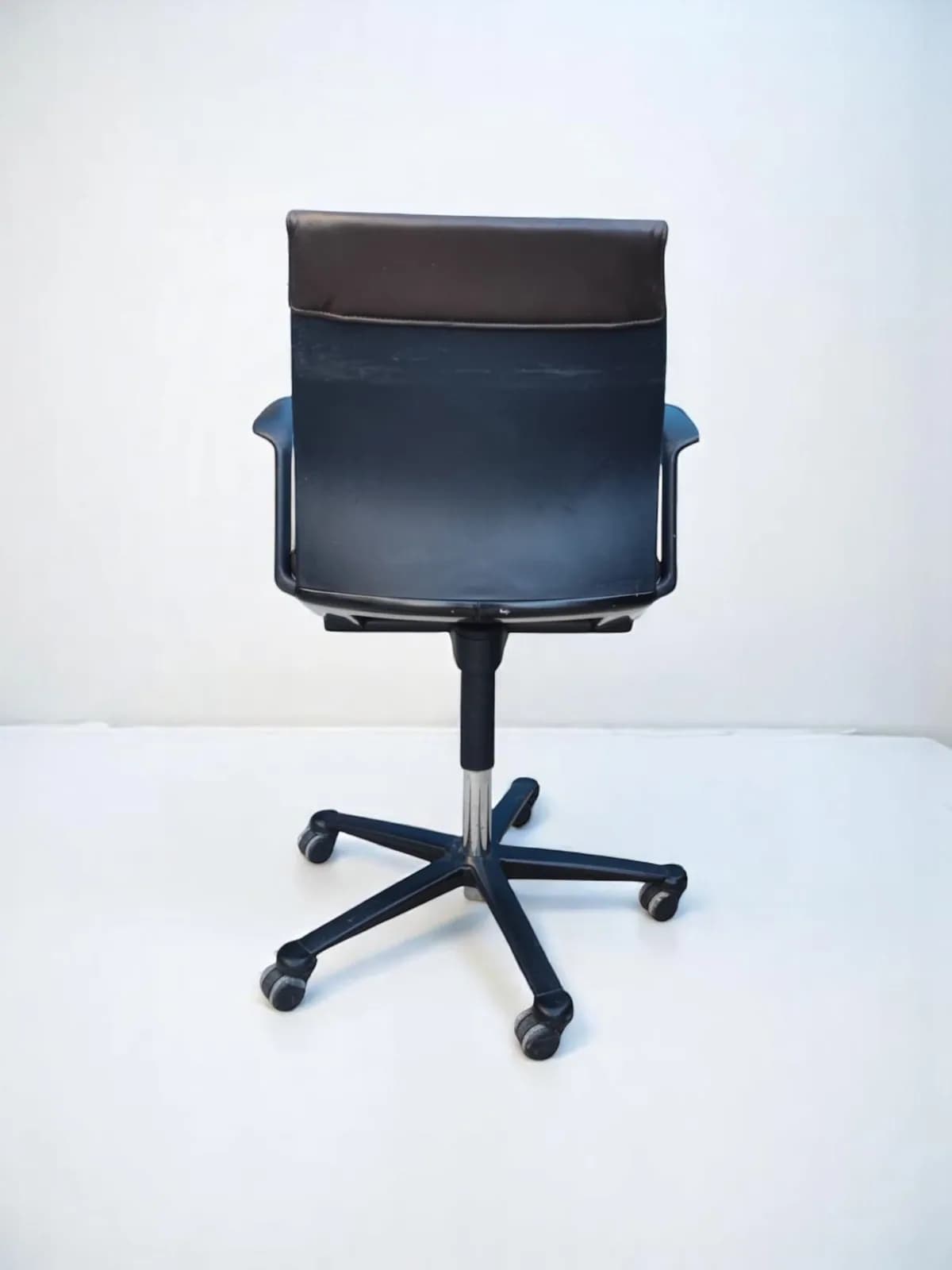 Chaise à roulettes Wilkhahn Modus – Cuir Marron — vue 3