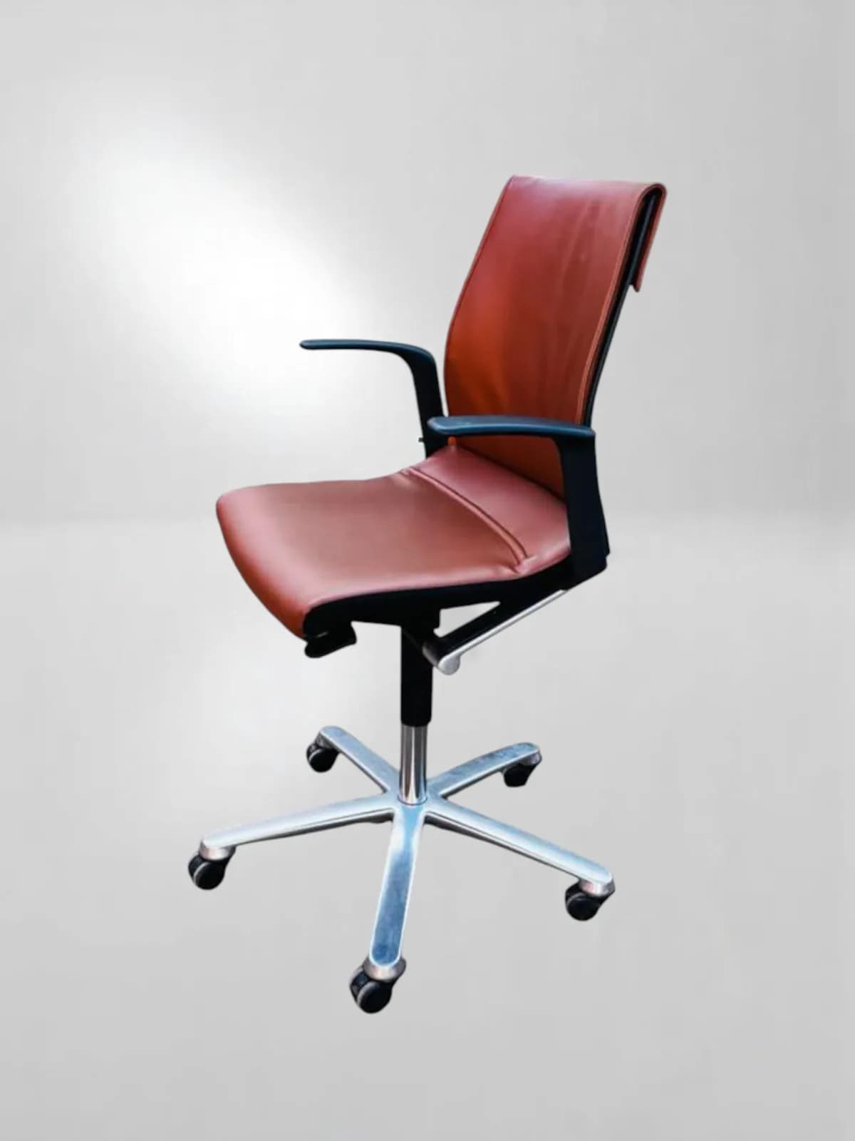Chaise à roulette Wilkhahn Modus simili cuir chromé — vue 3