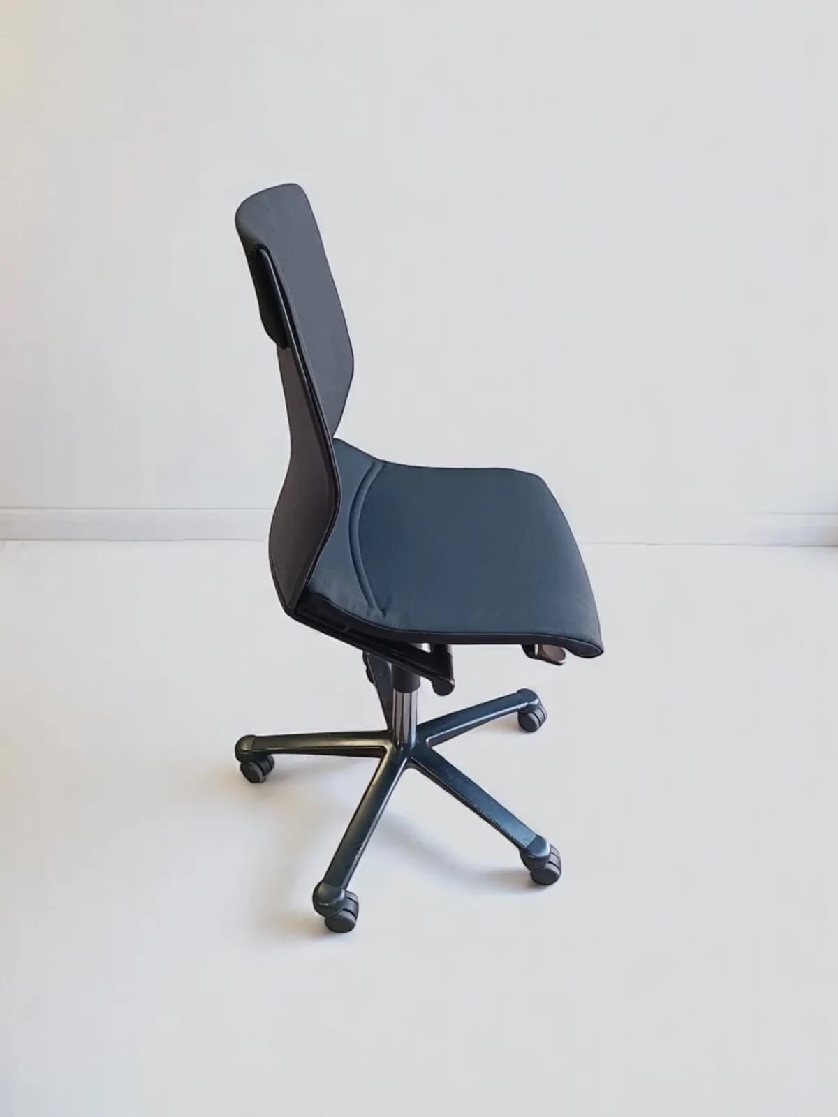 Chaise à roulette Wilkhahn Modus tissu sans accoudoir — vue 3