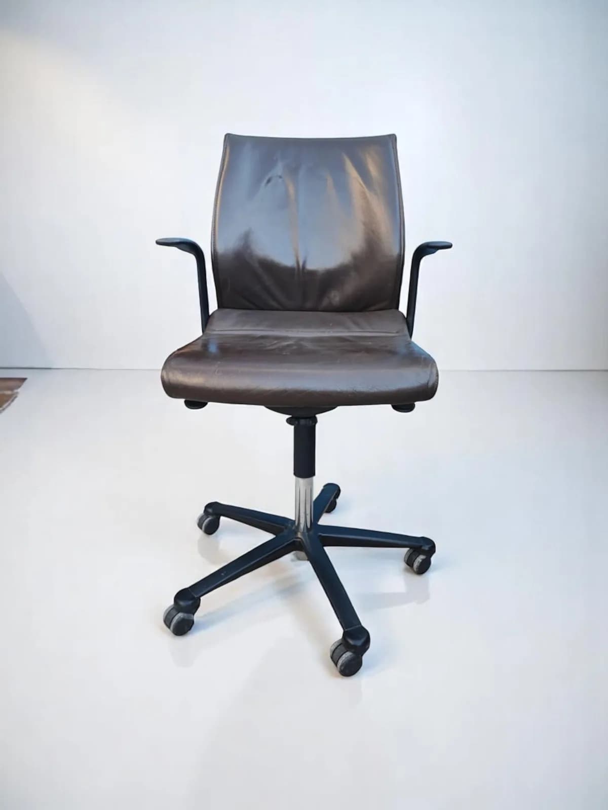 Chaise à roulettes Wilkhahn Modus – Cuir Marron