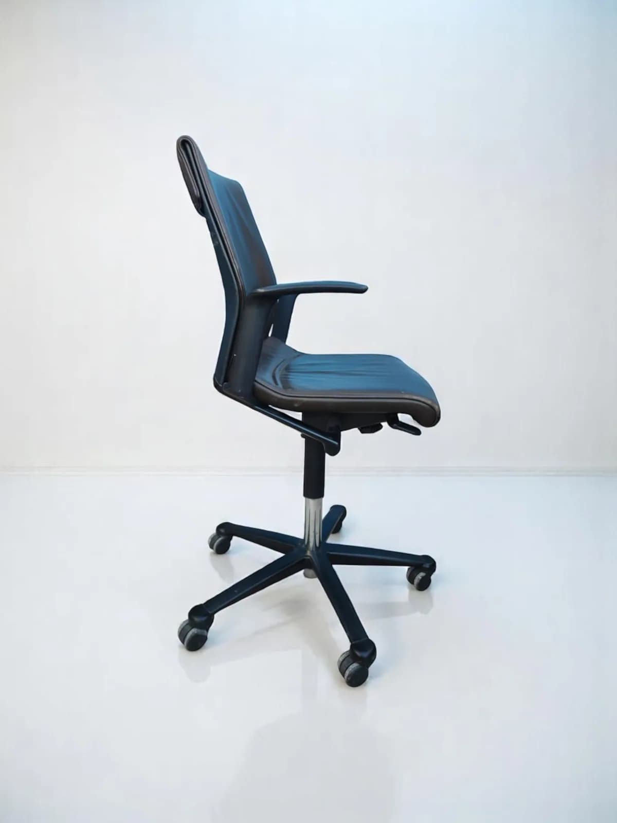 Chaise à roulettes Wilkhahn Modus – Cuir Marron — vue 2