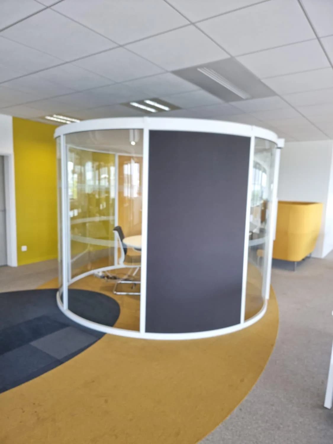 Bureau en Verre Cube 360° Acoustique — vue 3