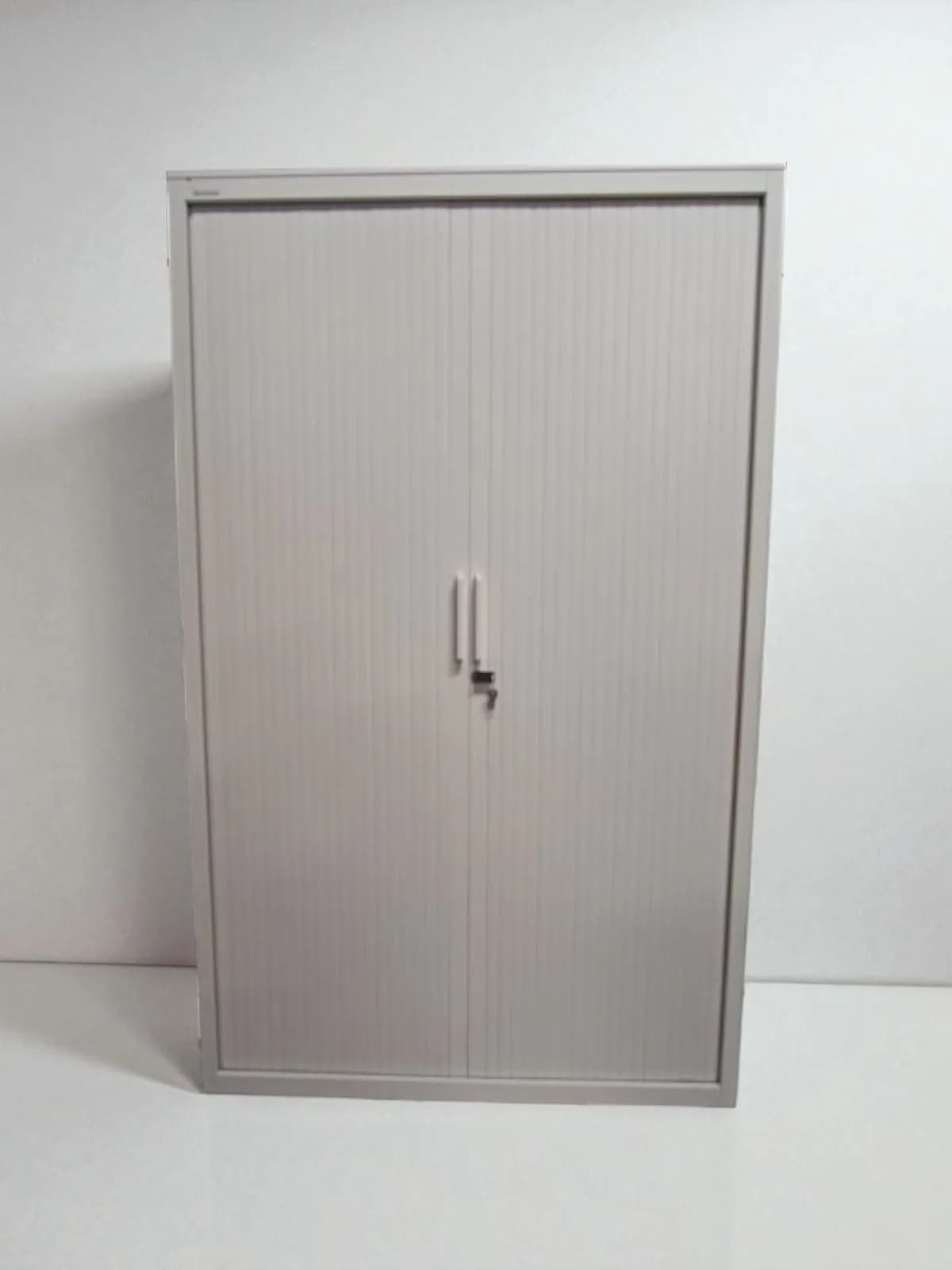 Armoire haute Steelcase blanche 120x200cm avec 2 clé