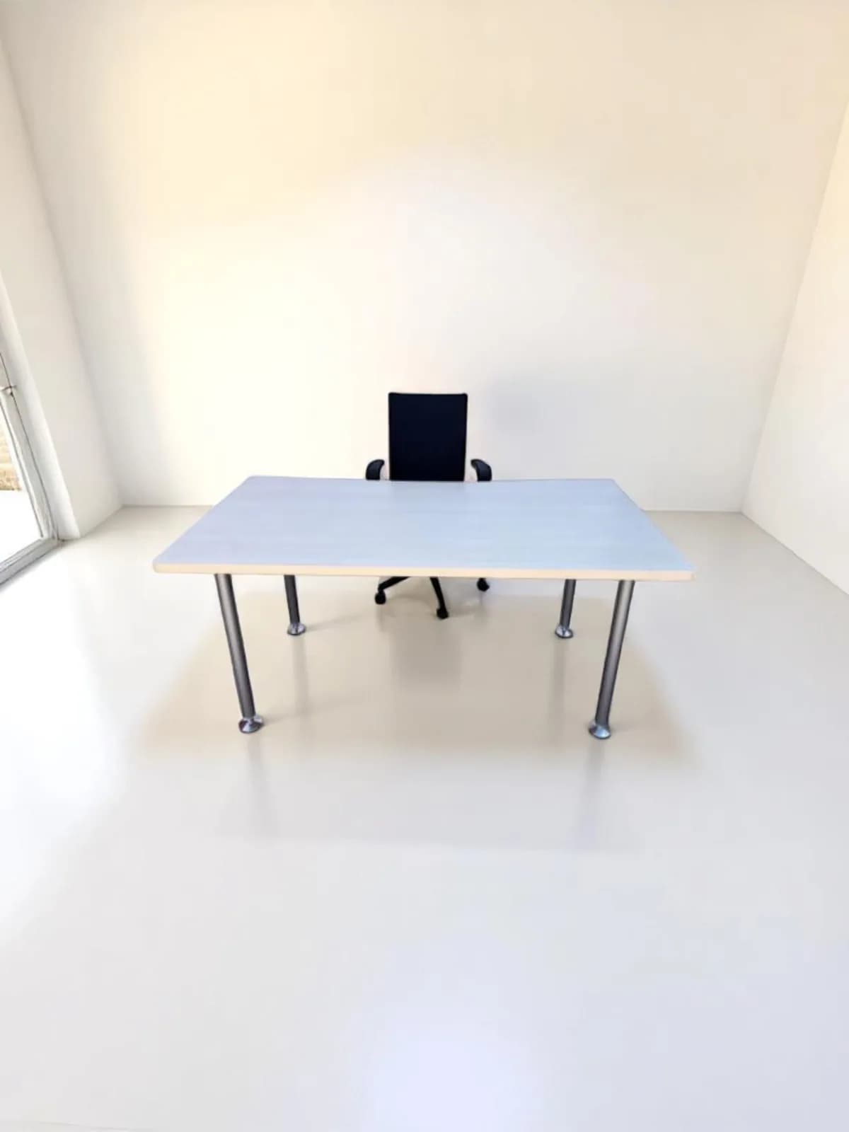 Bureau droit steelcase 154x80cm ajustable en hauteur — vue 4