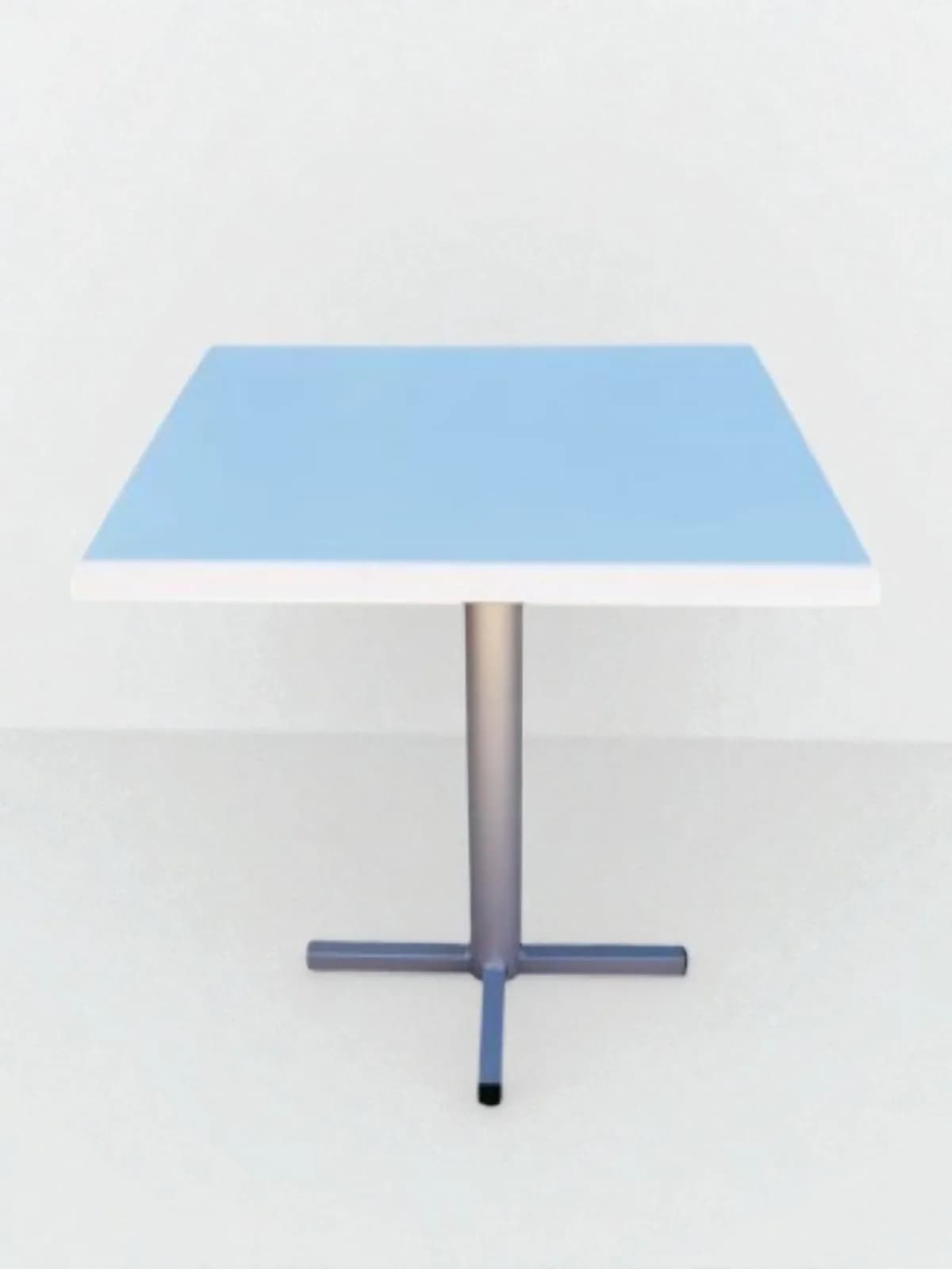 Table pour restaurant Brown piètement central alu 70x70cm