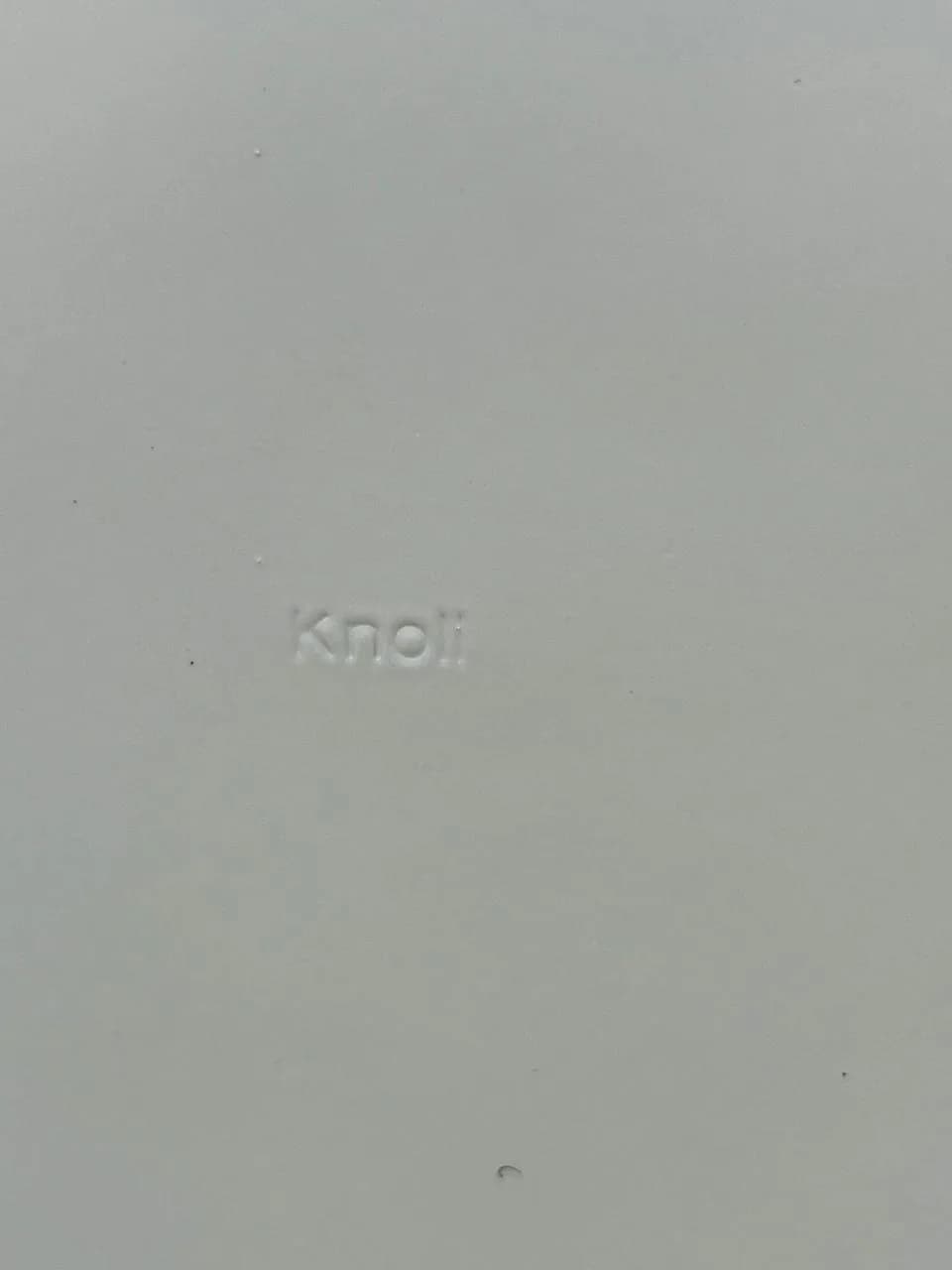 Caisson blanc métallique KNOLL avec clé — vue 4