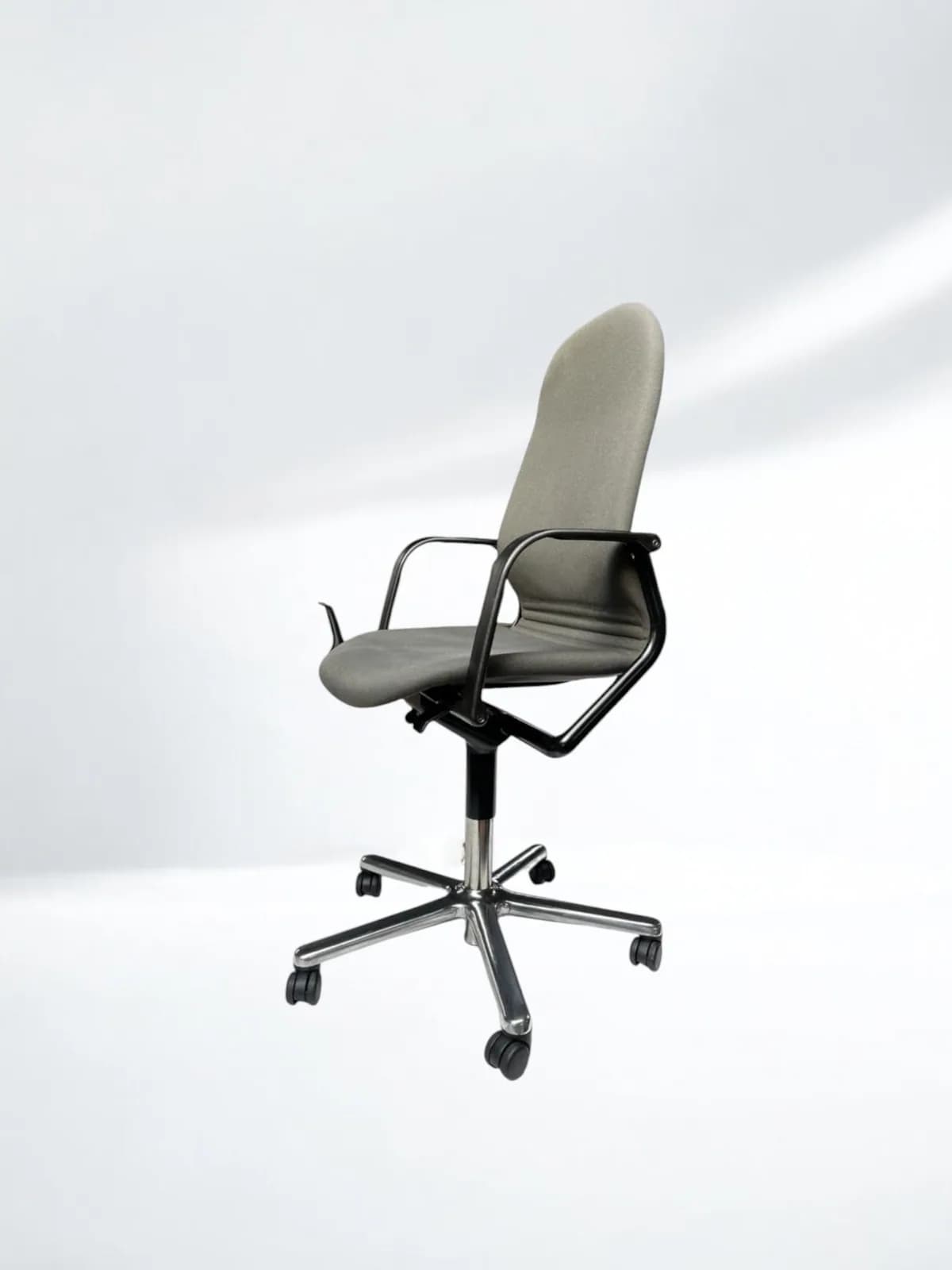Chaise à roulettes bureau Wilkhahn FS gris — vue 3