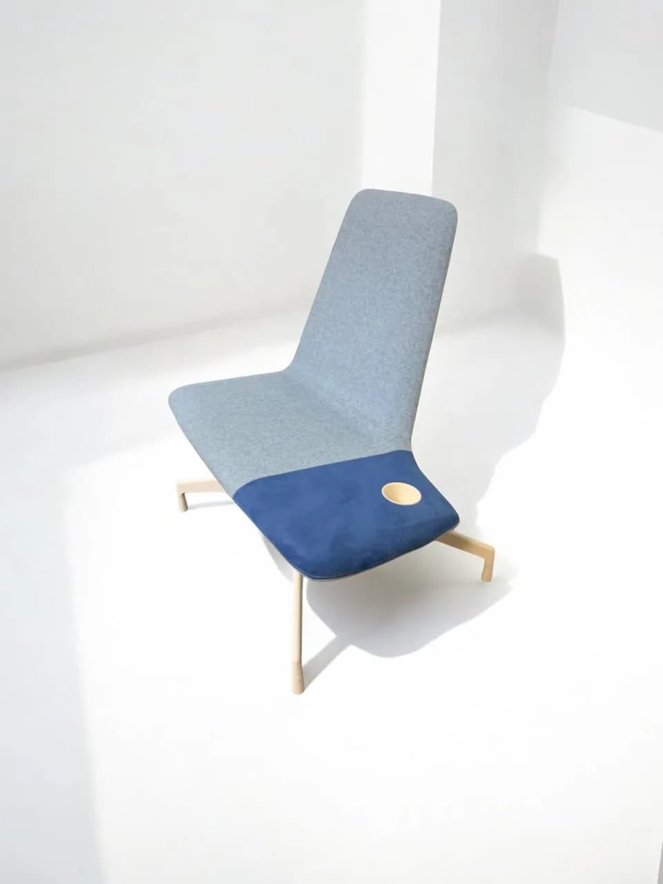Fauteuil visiteur contemporain HARBOR Haworth Bi-color bleu foncé — vue 2