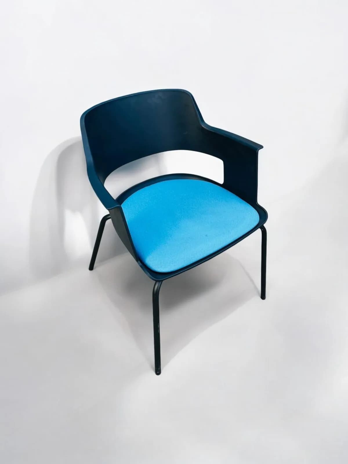 Chaise Cappa avec 4 pieds en métal tissu bleu — vue 4