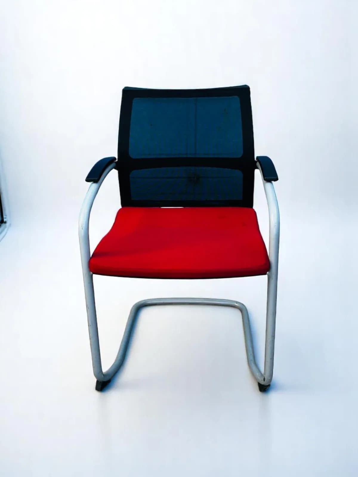 Chaise visiteur Sedus open UP résille noir/rouge — vue 2