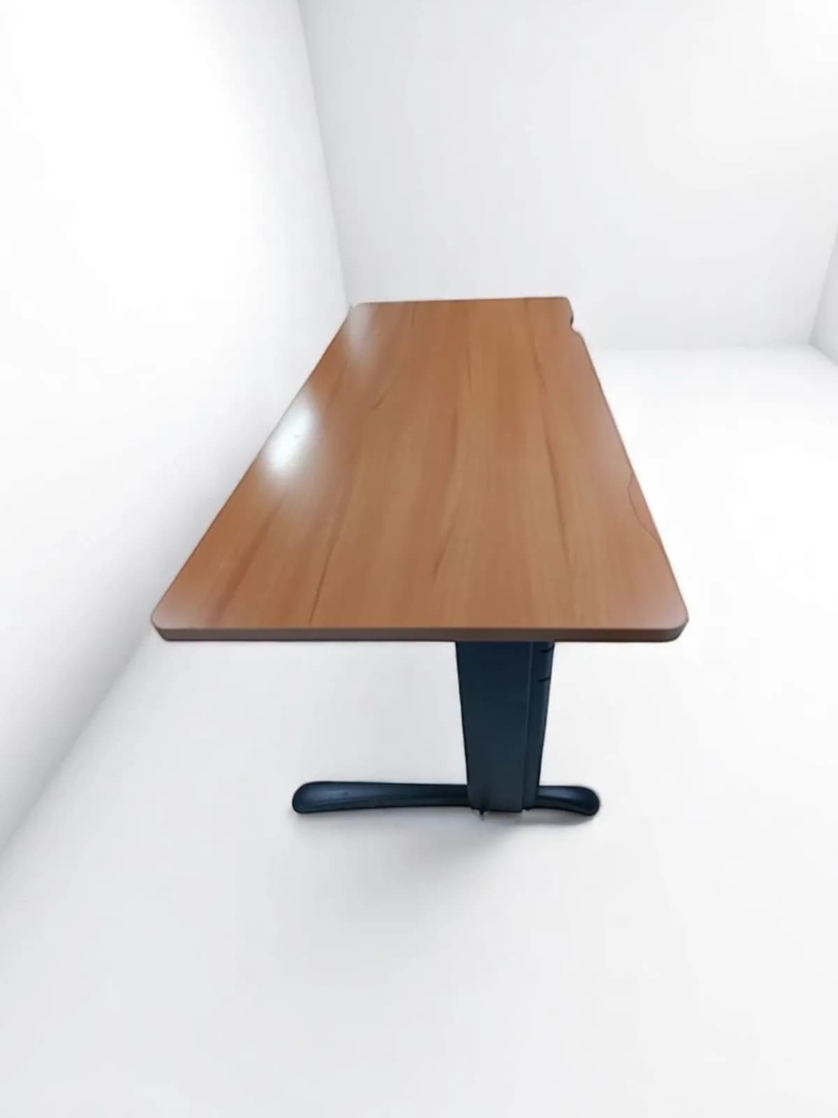 Bureau Magencia 160x80cm merisier piétément noir — vue 3