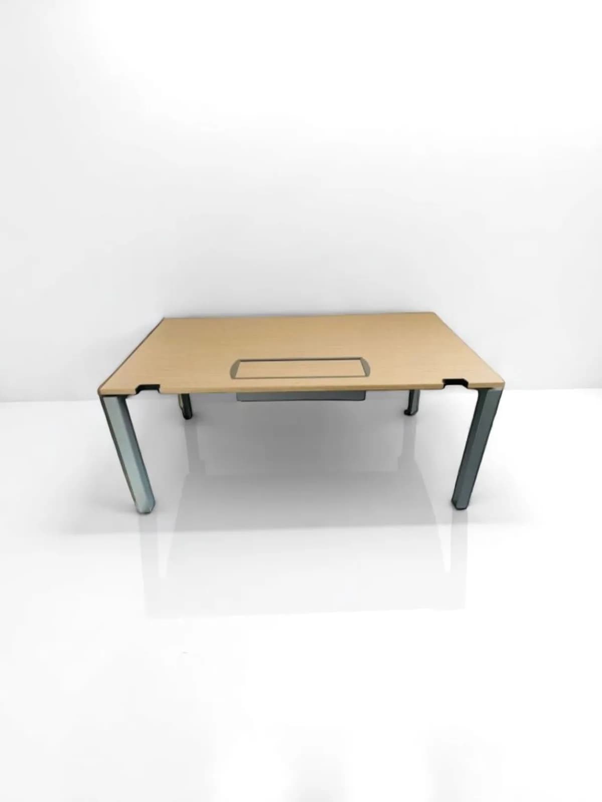 Bureau Steelcase 160x80cm passe câble — vue 4