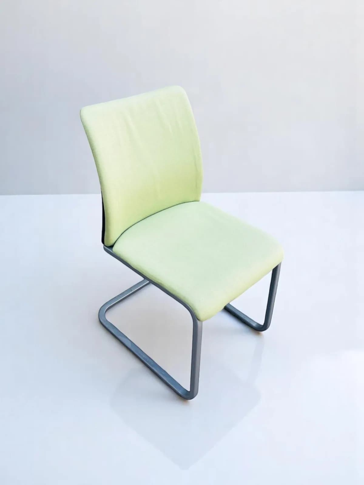 Chaise visiteur Steelcase luge vert promo — vue 3