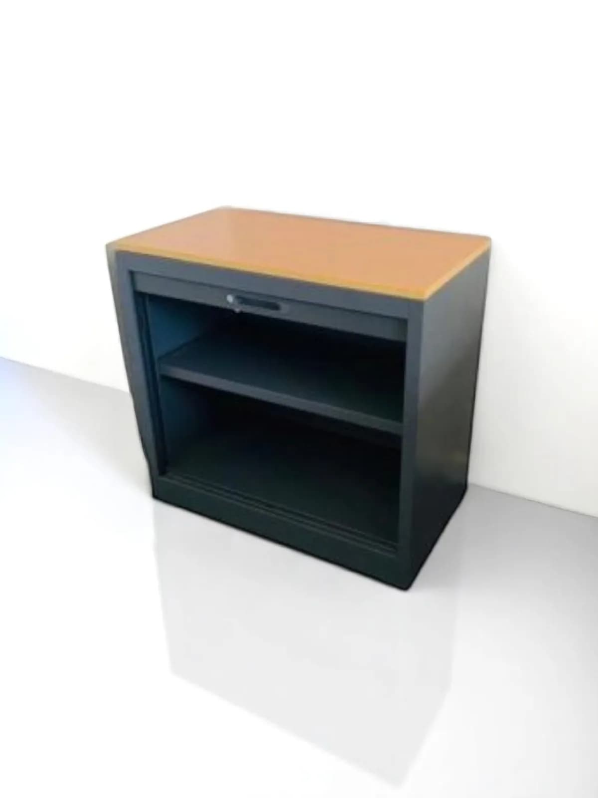 Ensemble bureau Steelcase avec armoire rideaux — vue 2