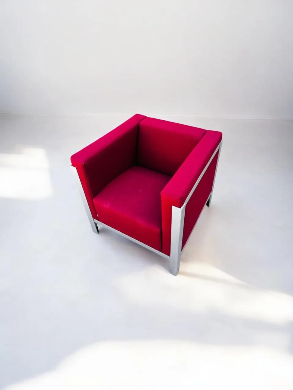 Fauteuil Tasso par Klöber en tissu rouge & Acier
