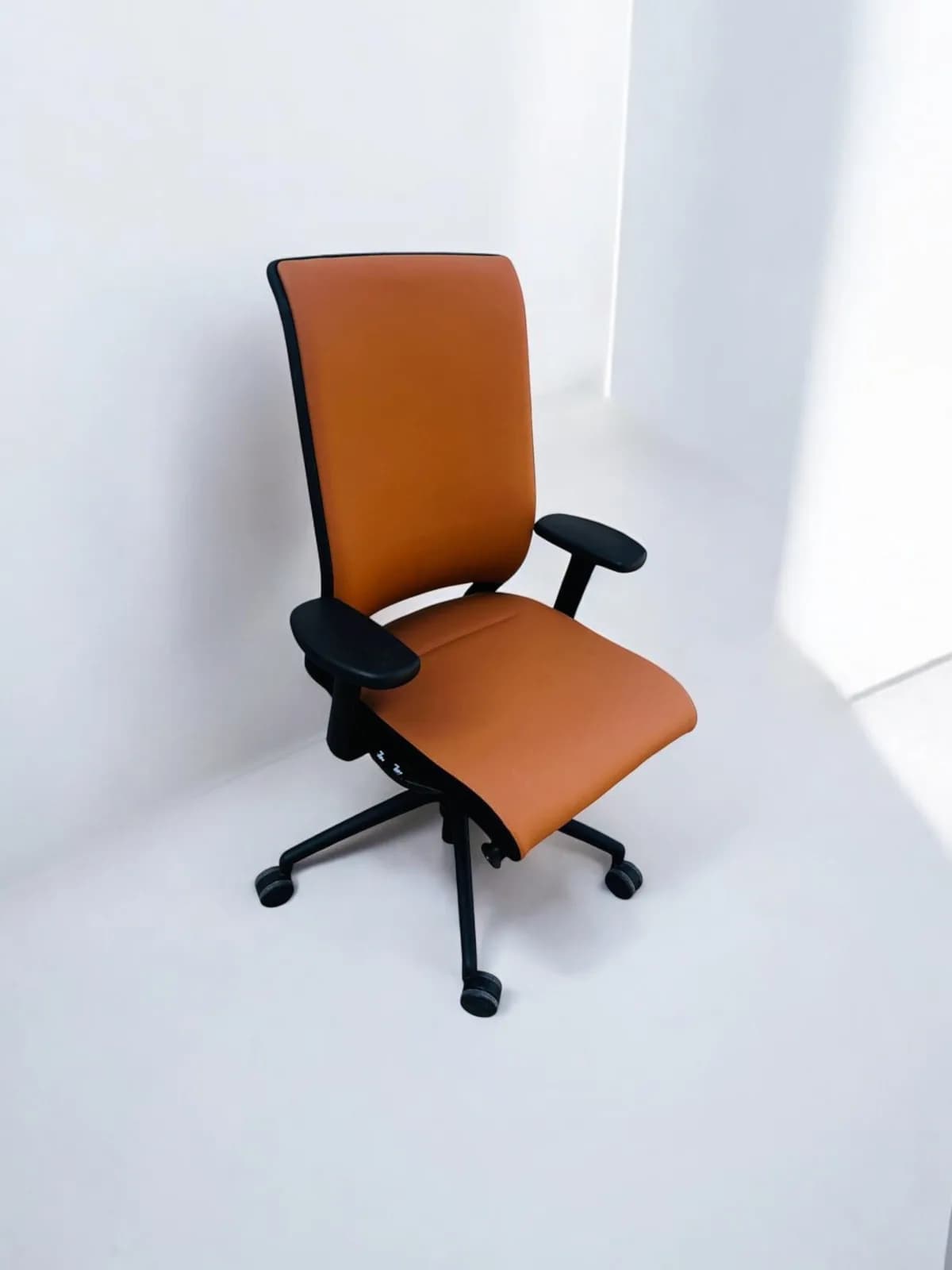 Chaise à roulette Intersthul Hero simili cuir marron — vue 2