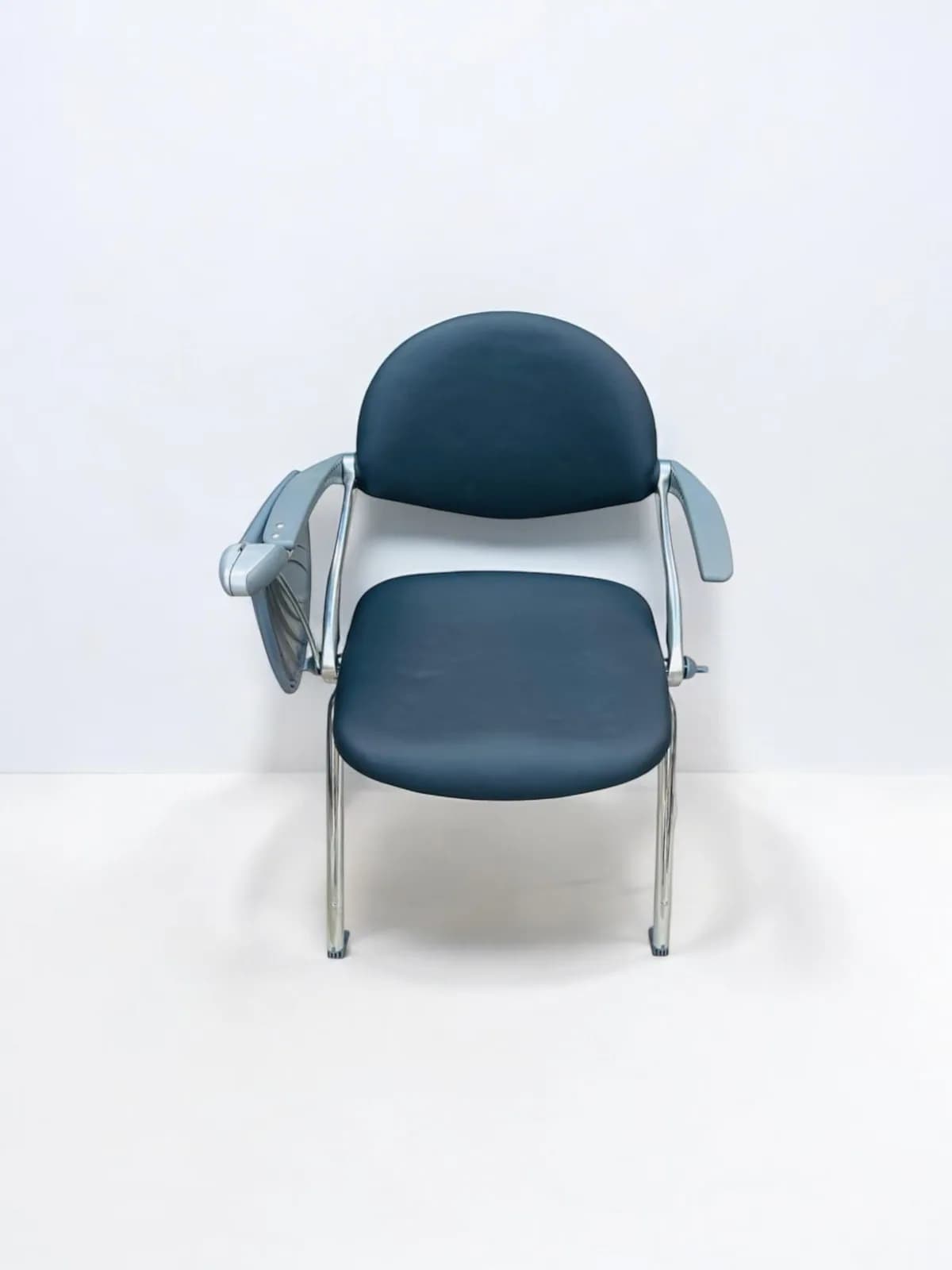 Chaise avec tablette école conférence italy simili cuir noir — vue 2