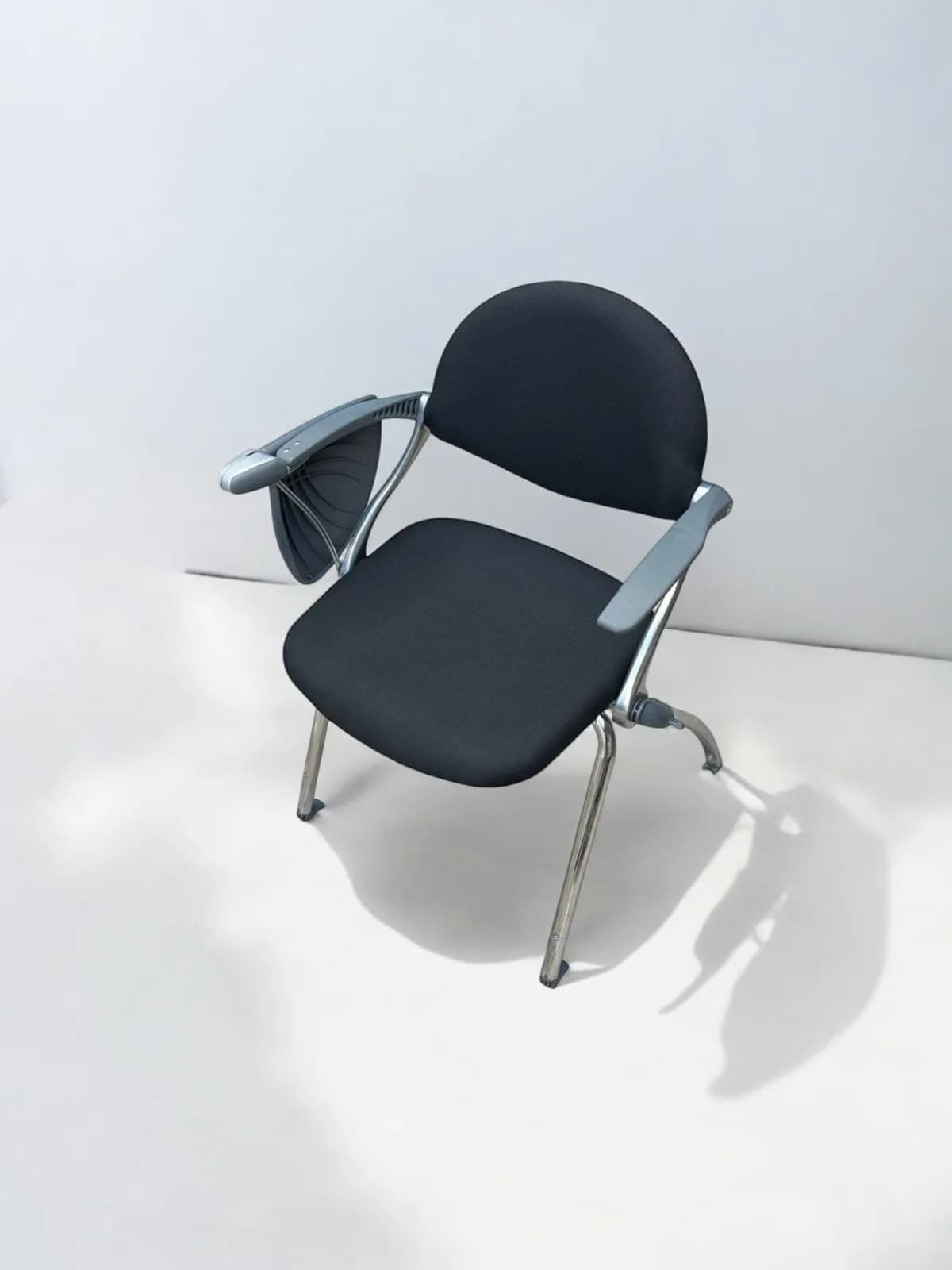 Chaise avec tablette école conférence italy tissu noir — vue 4