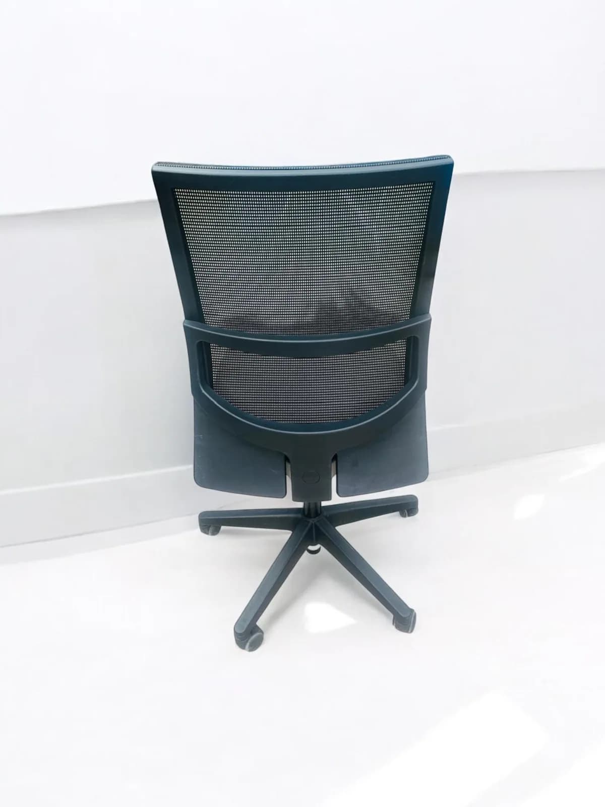Chaise de bureau ergonomique resille violet foncé promo — vue 3